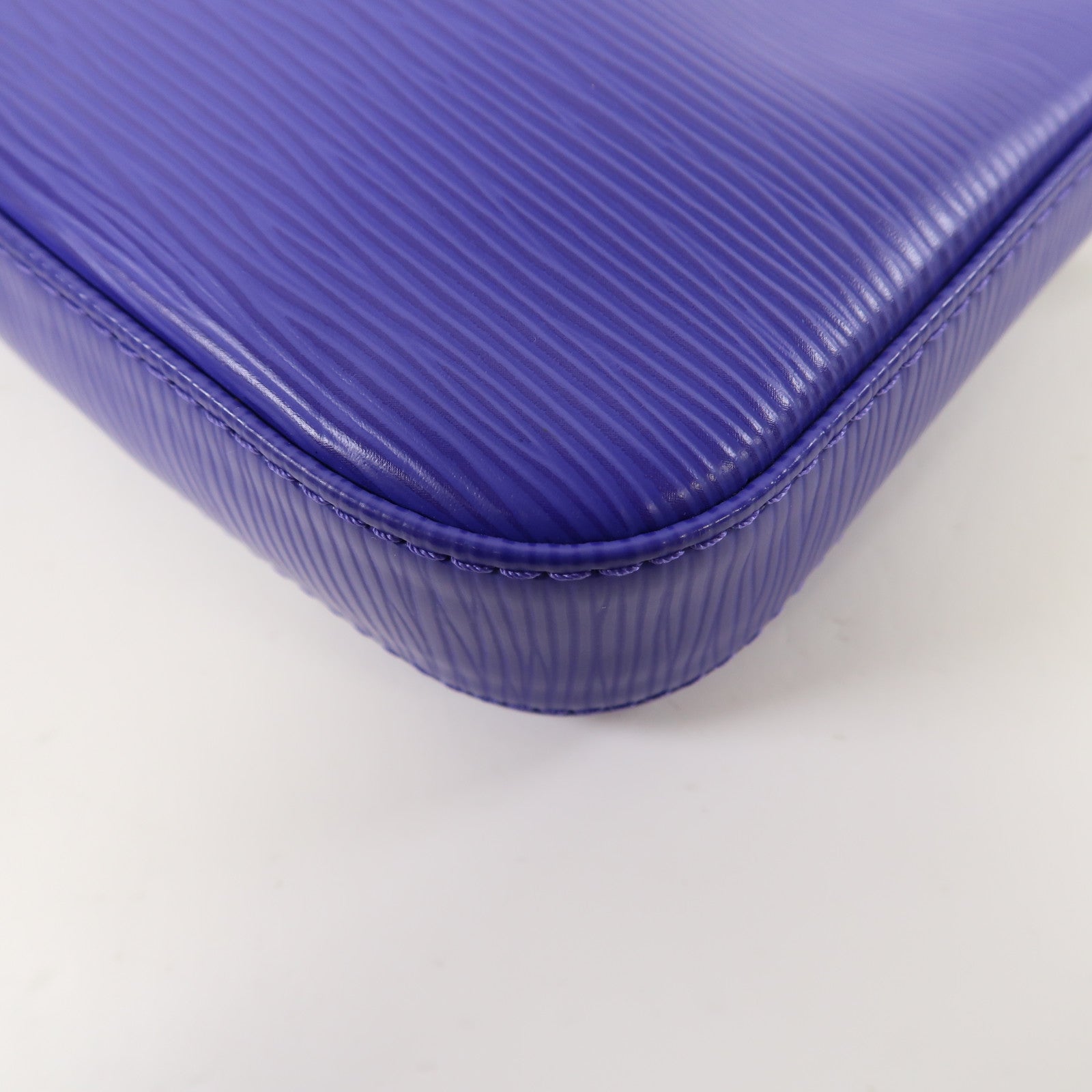 LOUIS VUITTON Epi Pochette Accessories銀扣肩背袋紫色