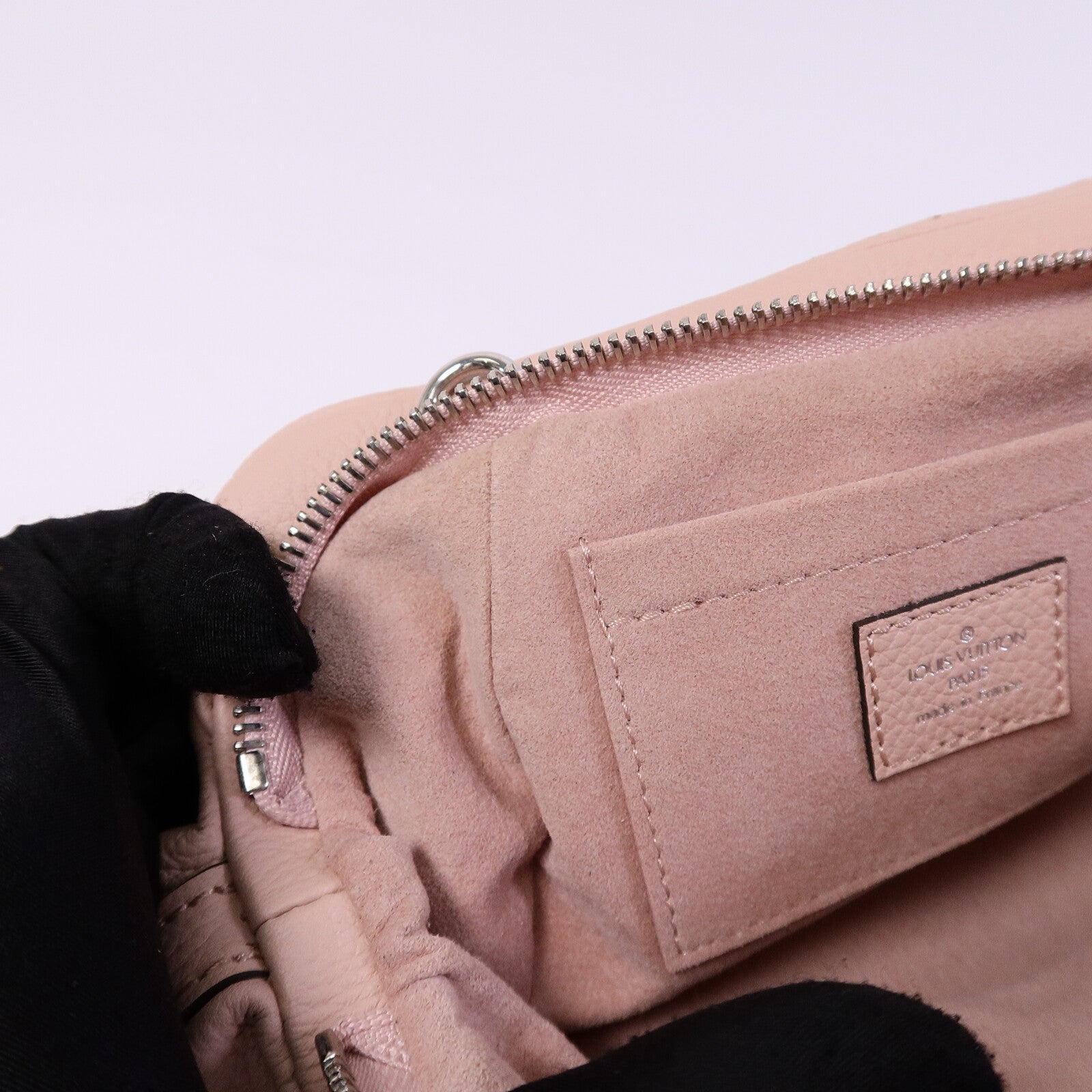 LOUIS VUITTON Monogram Mahina Scala Mini Pouch肩背袋