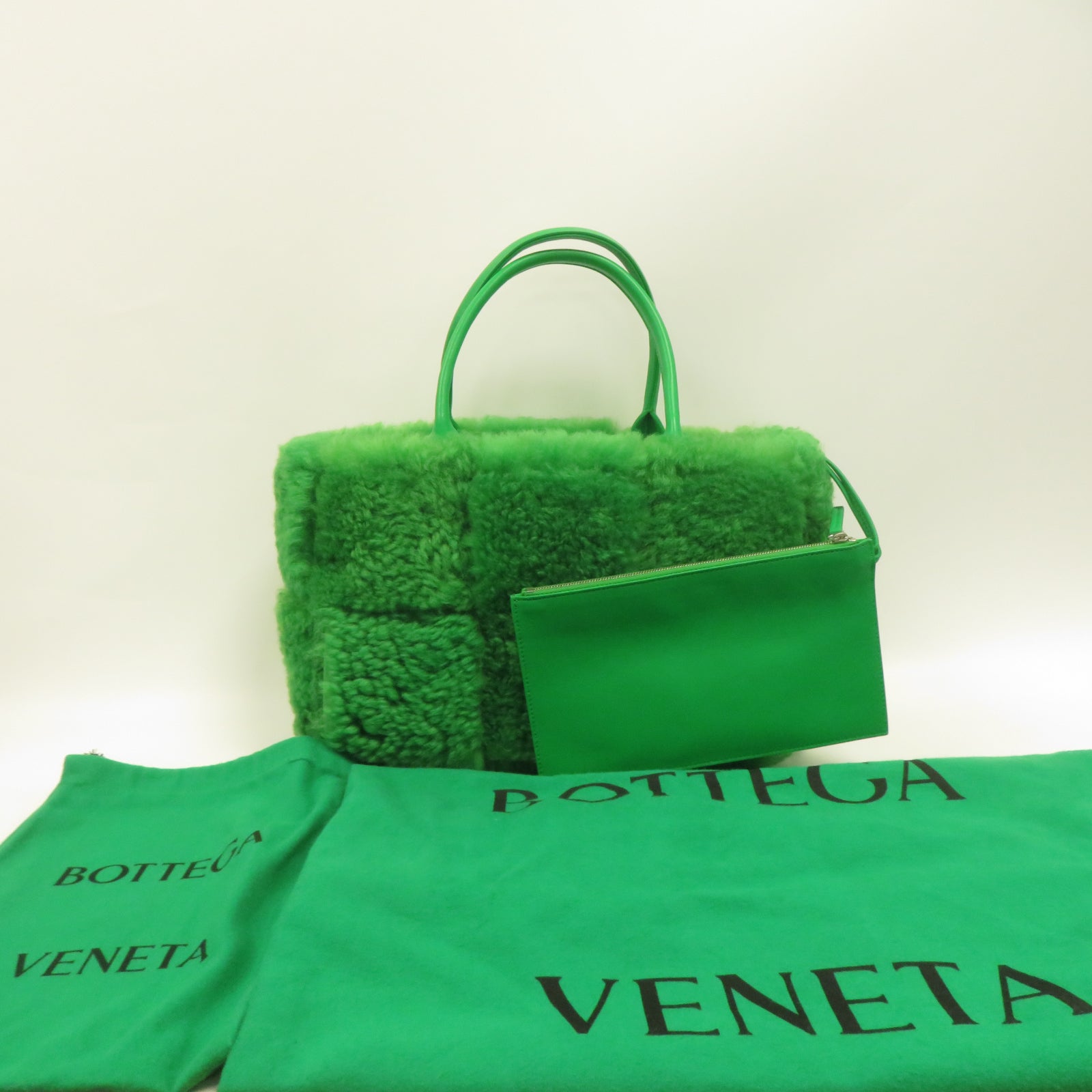 BOTTEGA VENETA **【激減優惠】羊毛Arco Shearling Tote銀扣手挽袋綠色