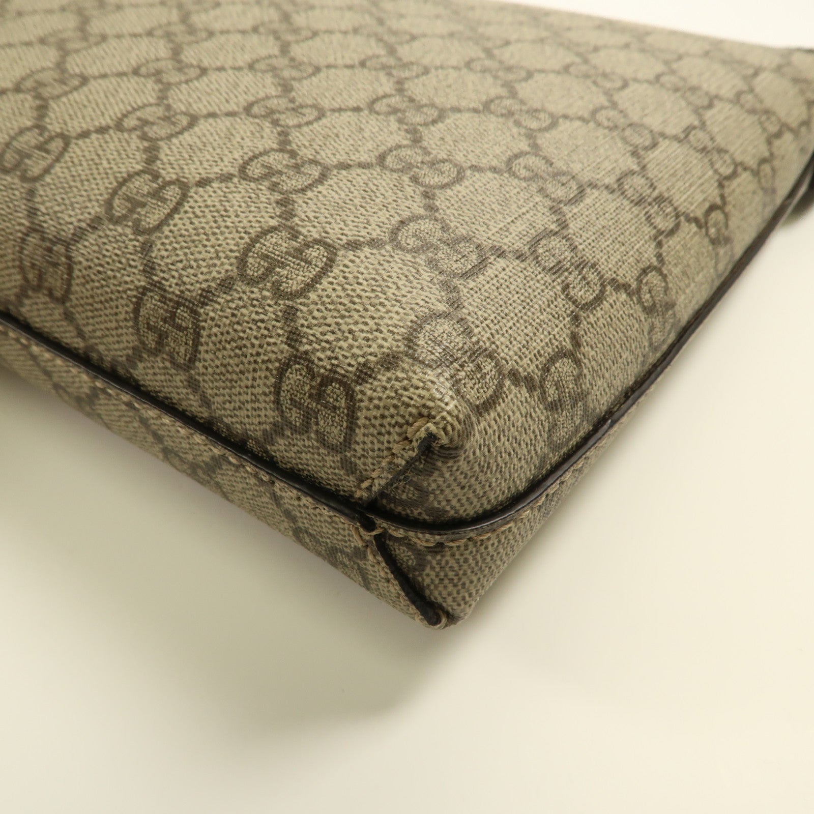 GUCCI 塗層帆布Interlocking G金扣肩背袋啡色