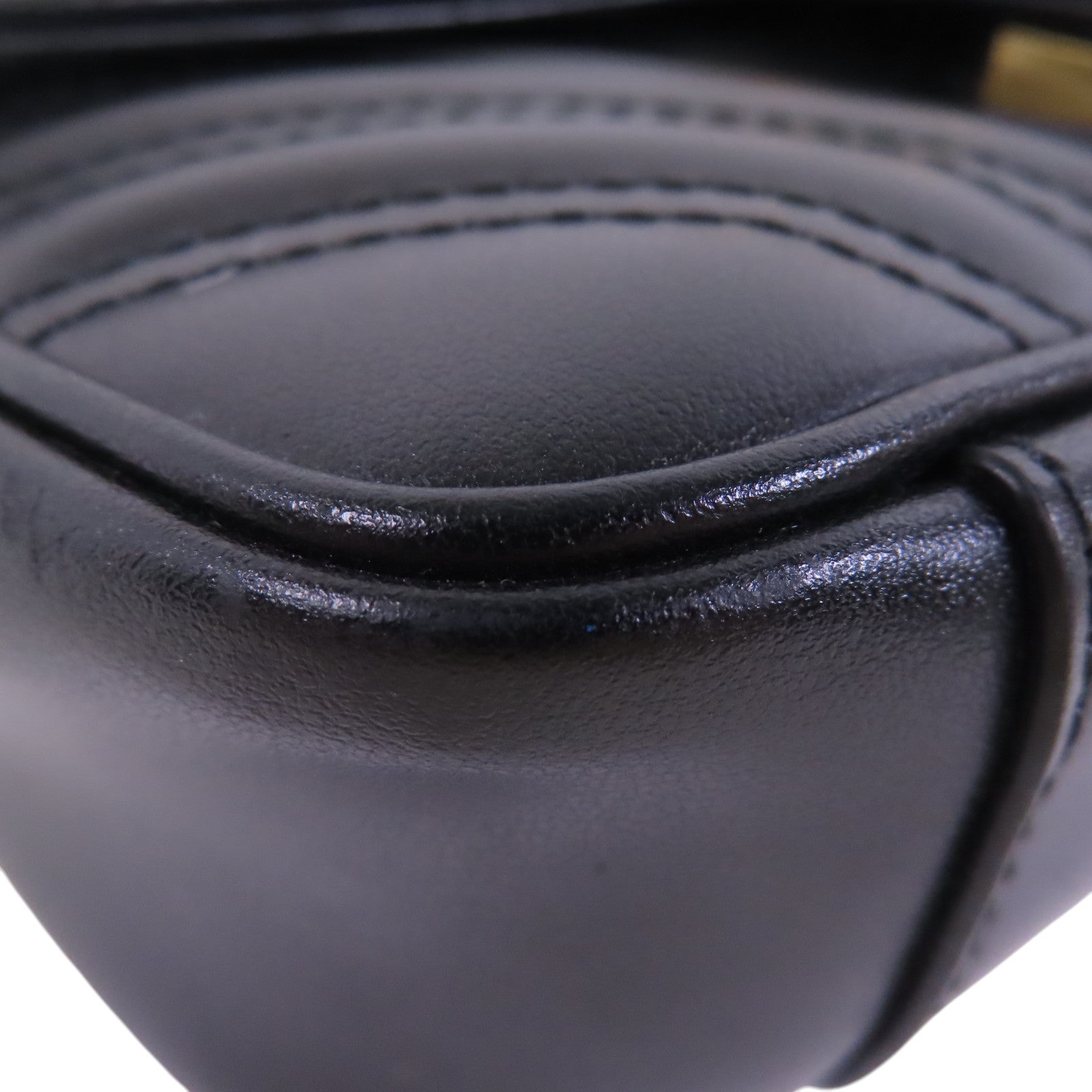 GUCCI 牛皮皮革GG Marmont金扣鏈帶肩背袋