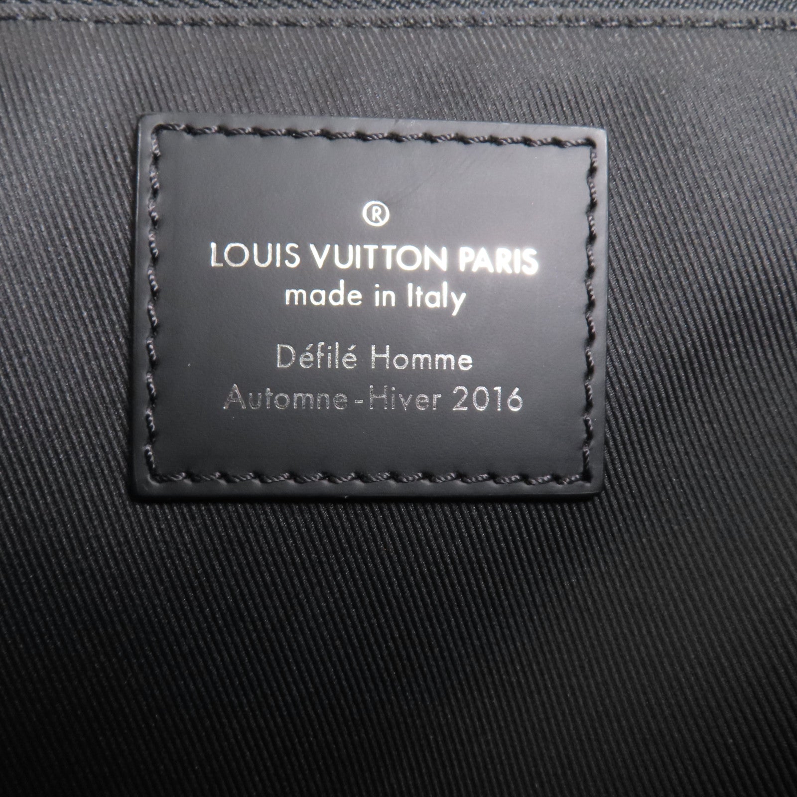 LOUIS VUITTON Monogram Eclipse Messenger PM Voyager銀扣肩背袋