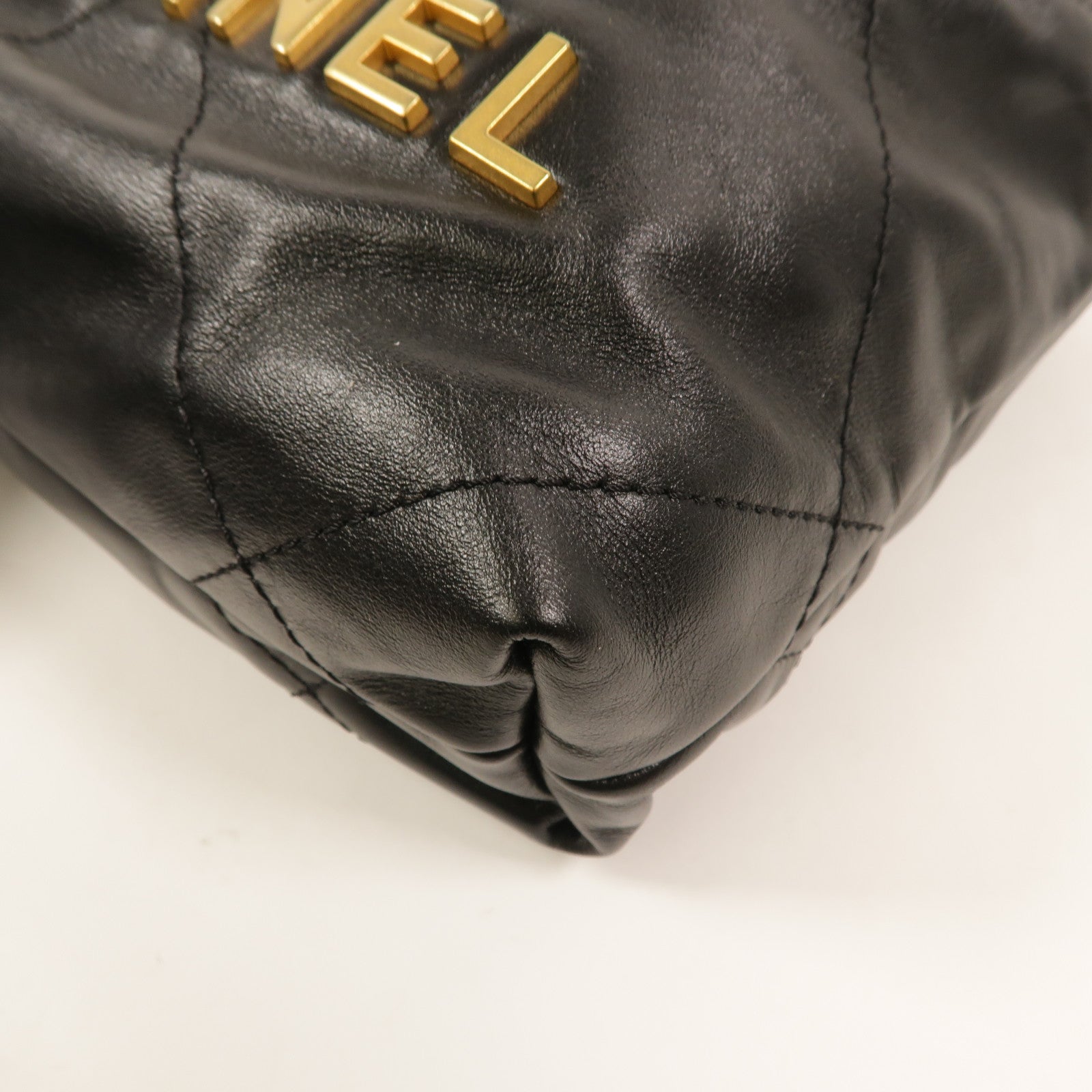 CHANEL 牛皮皮革Chanel 22 Mini鏈帶肩背袋