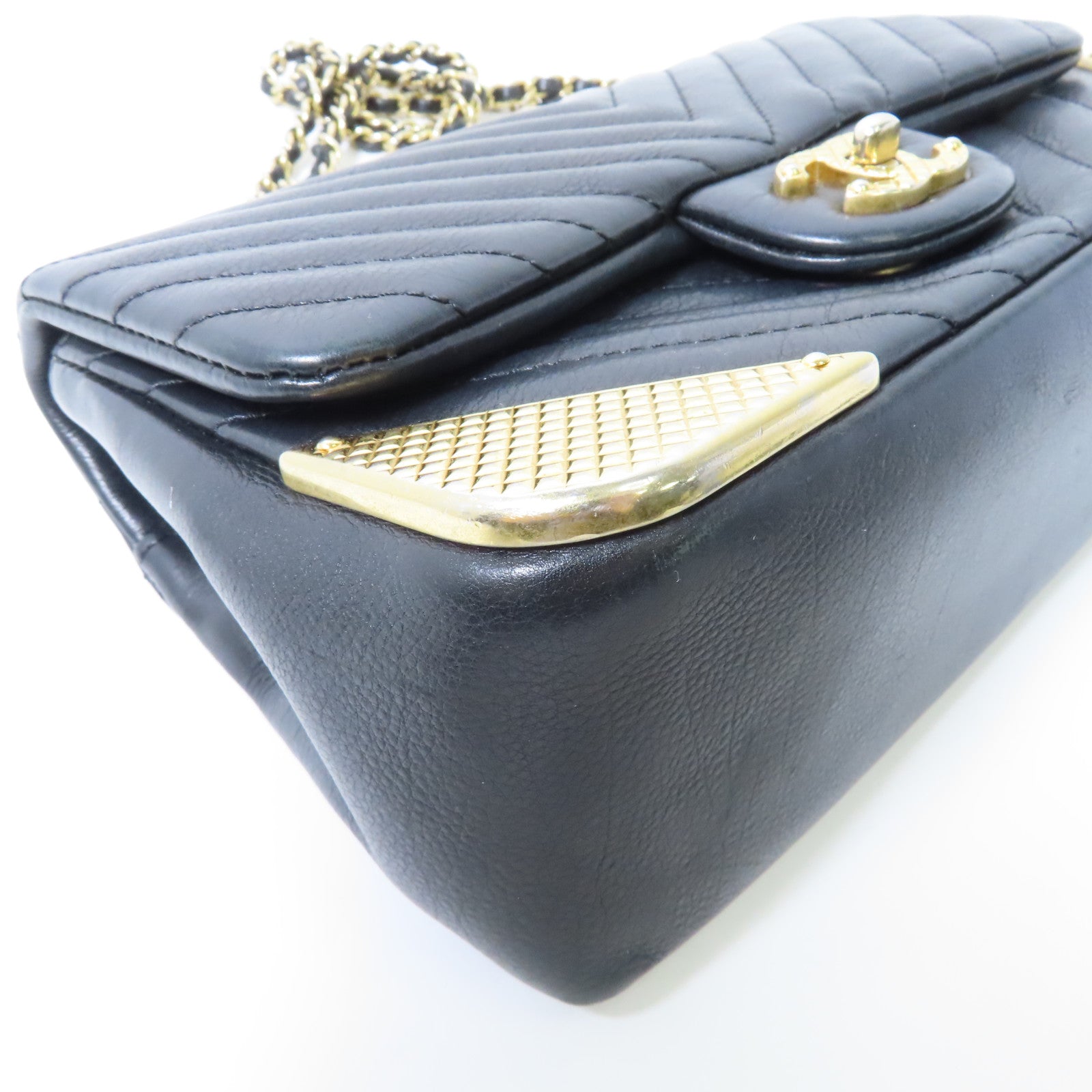 CHANEL 【激減優惠】斜紋羊皮皮革Rock the Corner Flap金扣鏈帶肩背袋黑色