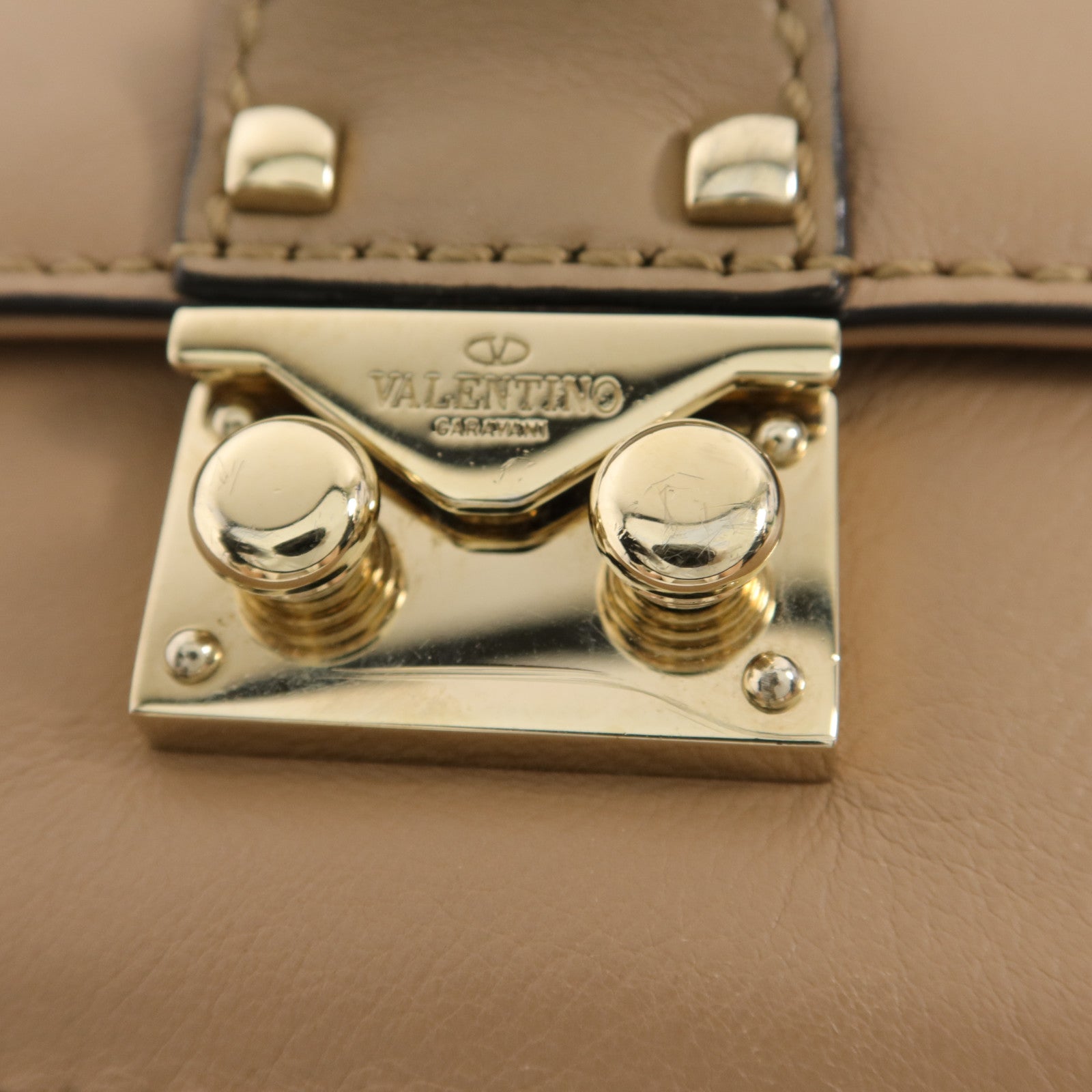 Valentino 牛皮皮革Rockstud Glam Lock Flap Bag鏈帶肩背袋