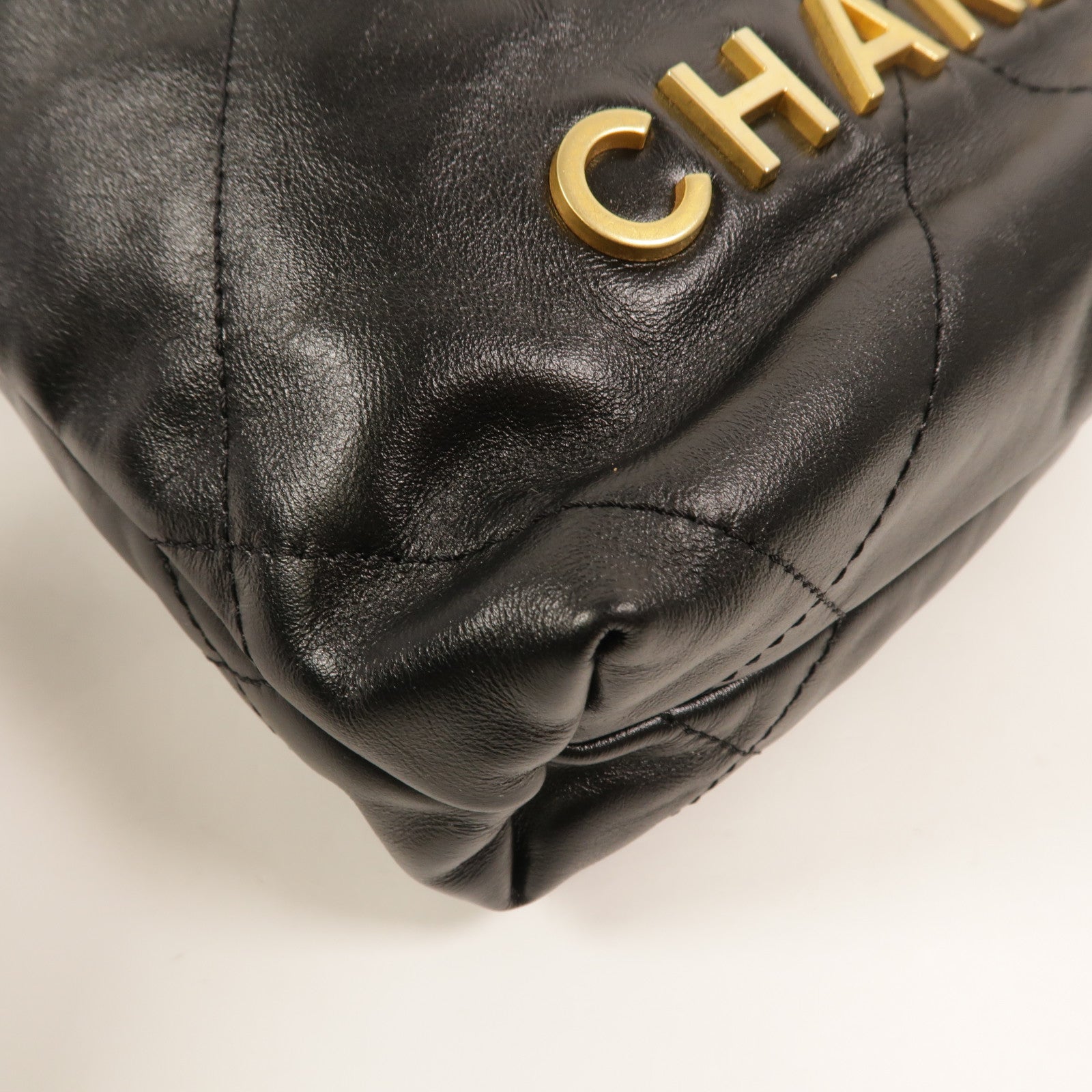 CHANEL 牛皮皮革Chanel 22 Mini鏈帶肩背袋