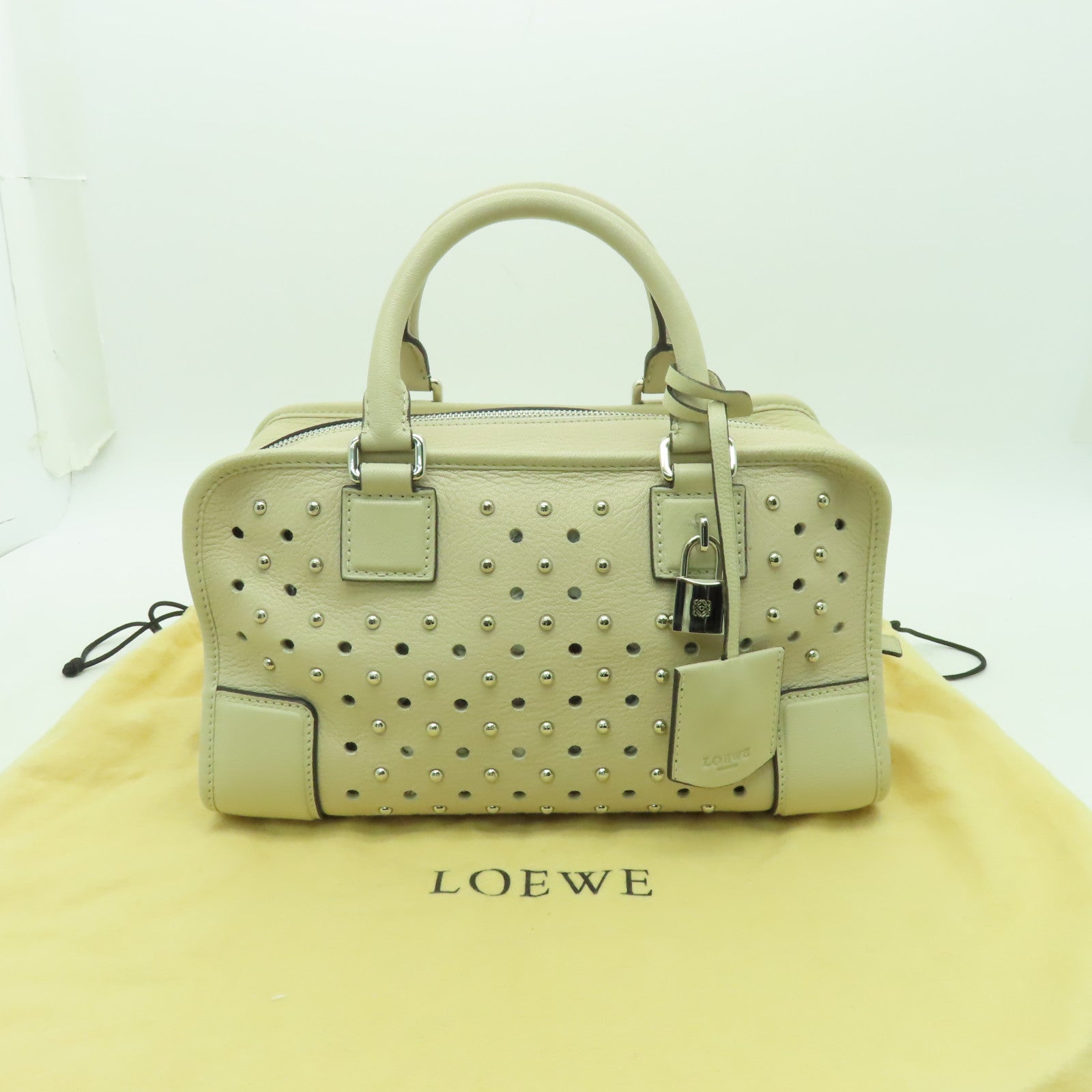LOEWE 【清倉大減價】牛皮皮革Amazona銀扣手挽袋白色