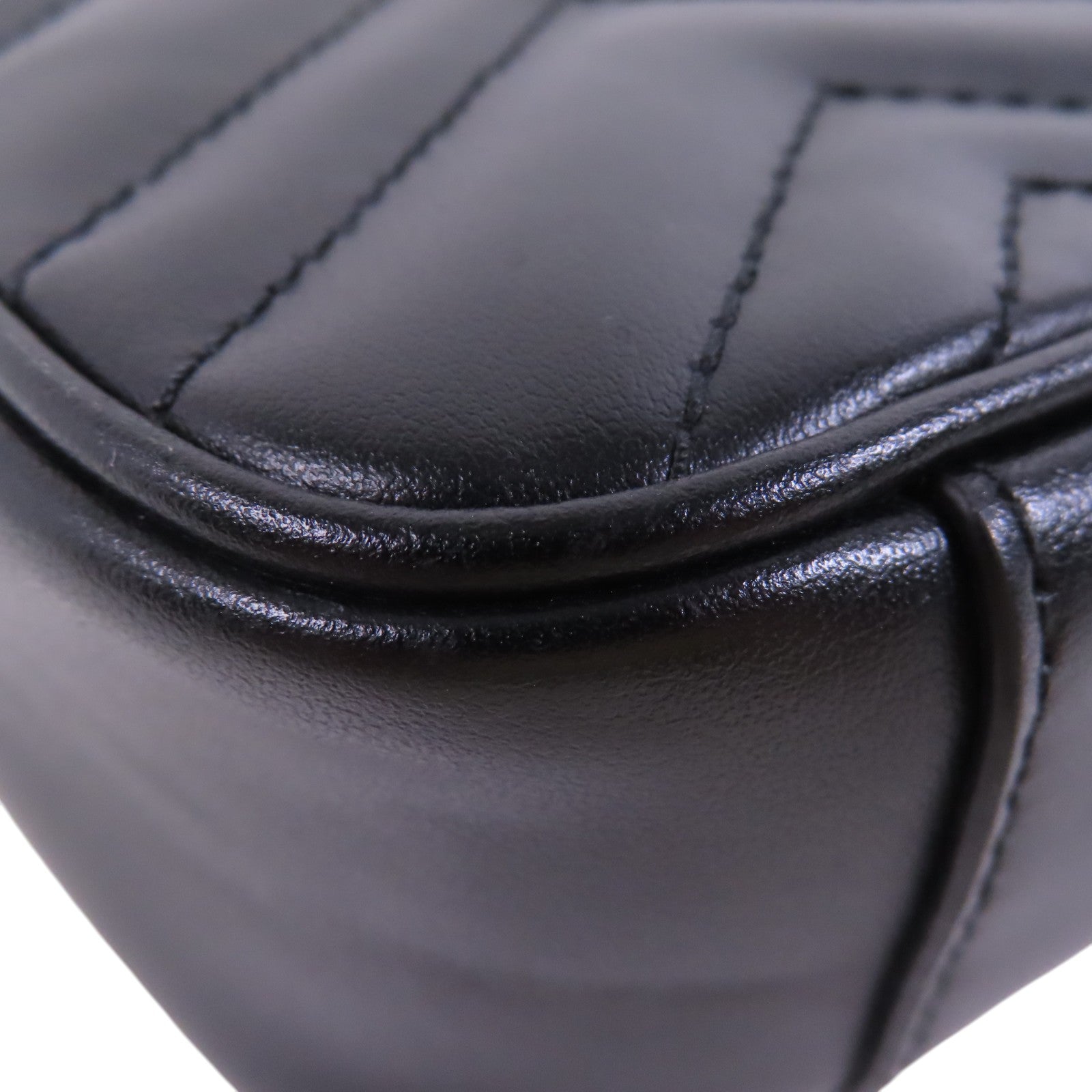 GUCCI 牛皮皮革GG Marmont金扣鏈帶肩背袋