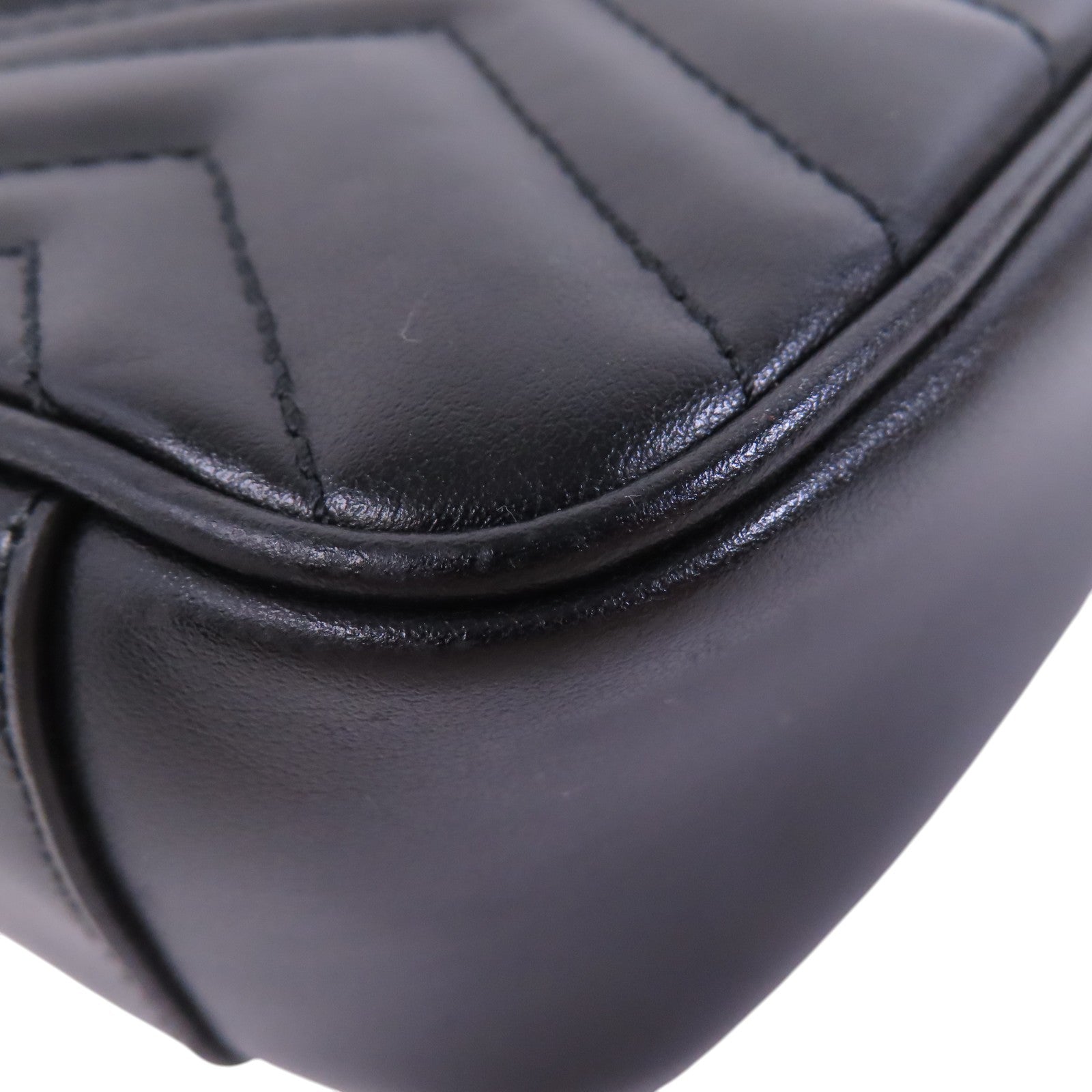 GUCCI 牛皮皮革GG Marmont金扣鏈帶肩背袋