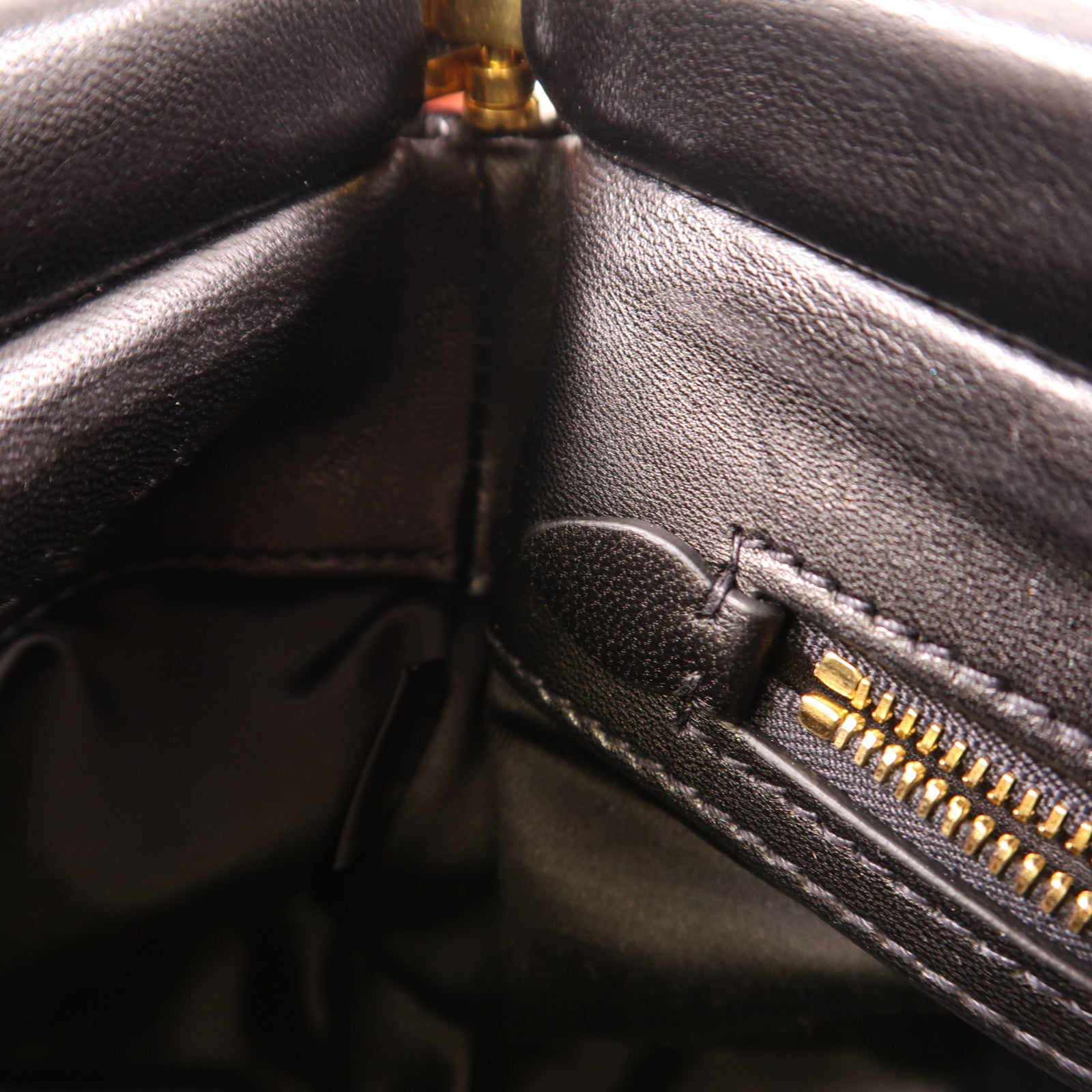 Miu Miu 羊皮皮革2 Way Shoulder金扣手拿包/肩背兩用袋