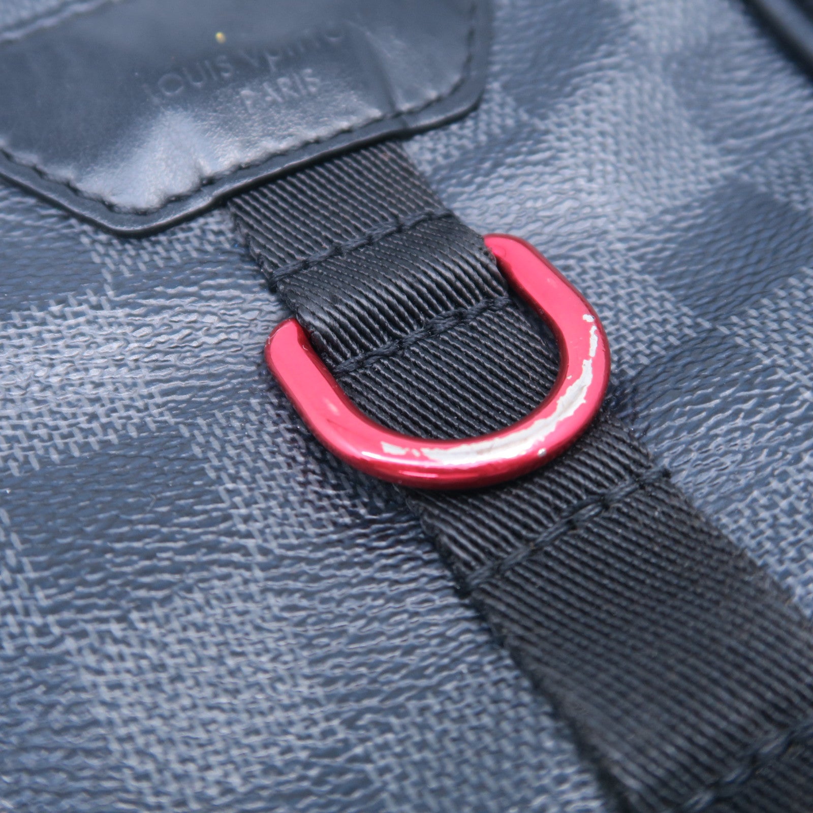 LOUIS VUITTON Damier Graphite Utility Shoulder Bag肩背袋黑色/灰色