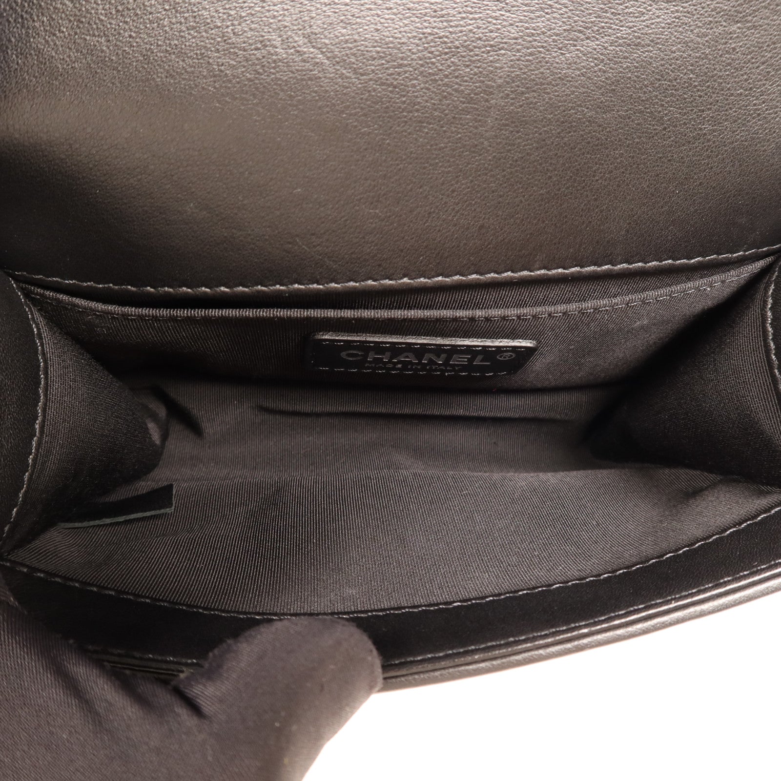 CHANEL 羊皮皮革Boy 20銀扣鏈帶肩背袋