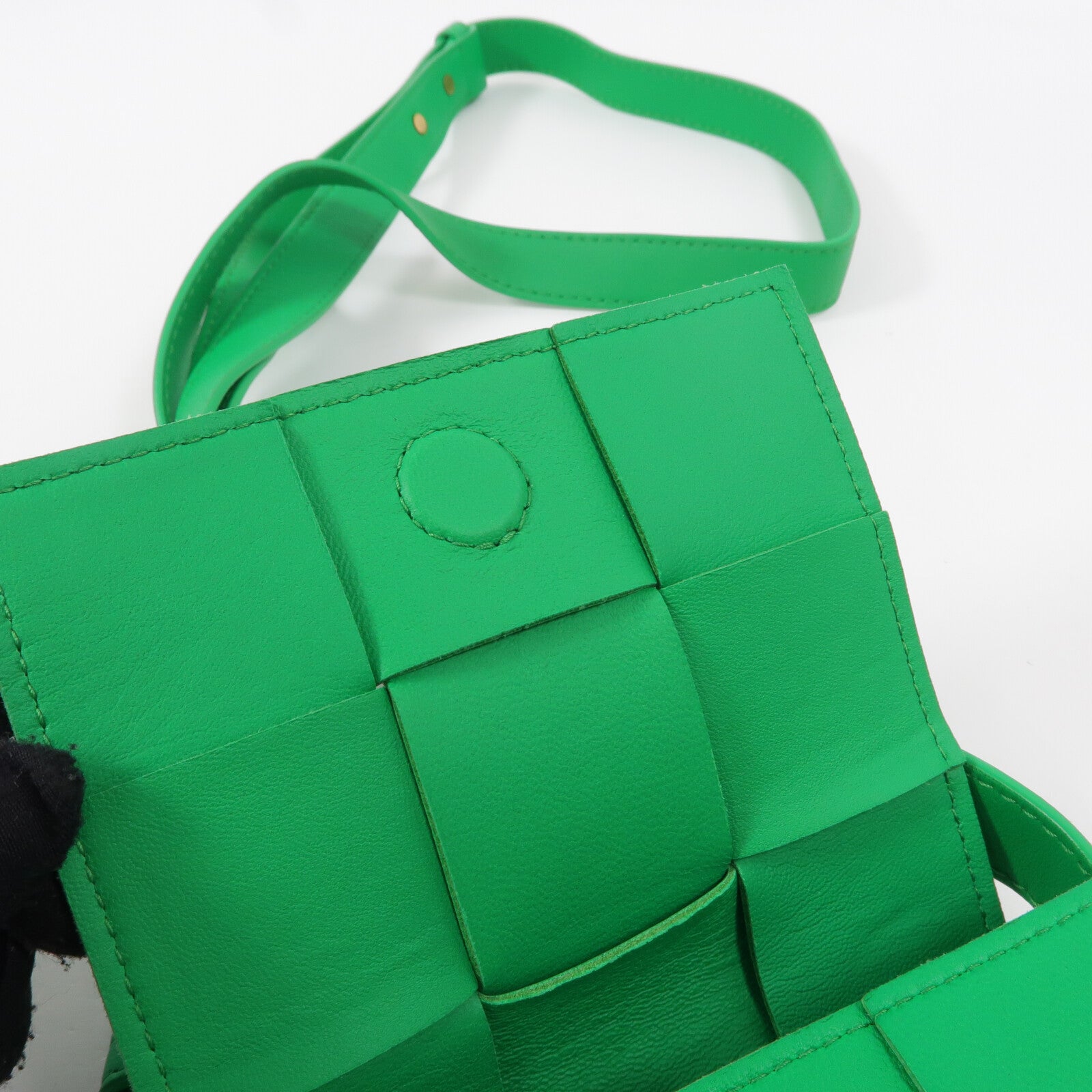 BOTTEGA VENETA 羊皮皮革Mini Cassette肩背袋