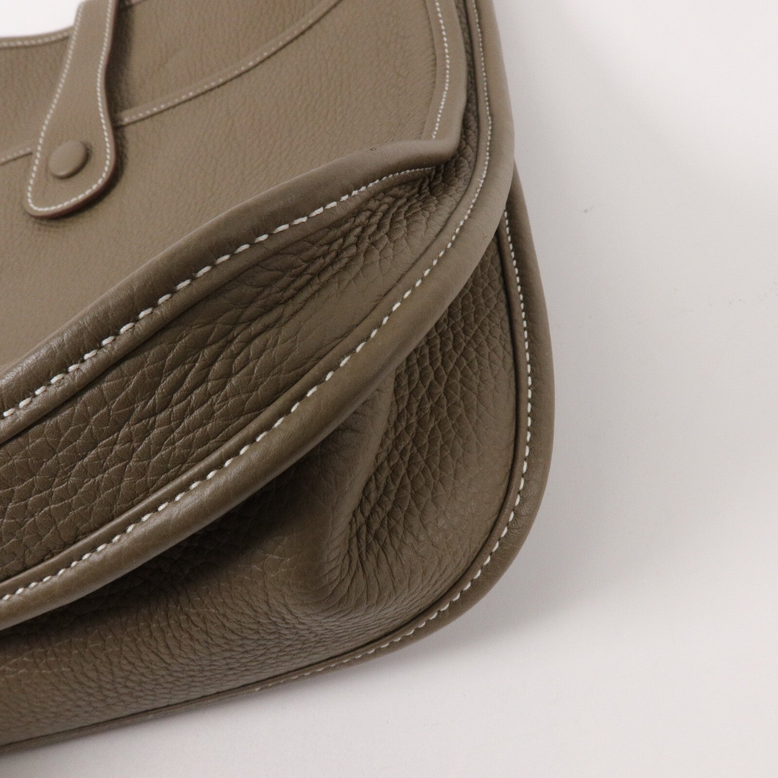 HERMES Clemence皮革Evelyne GM肩背袋Etoupe