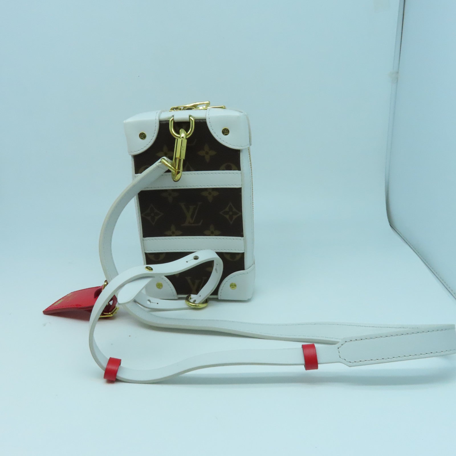 LOUIS VUITTON 【清倉大減價】Monogram Soft Trunk NBA Edition Shoulder Bag金扣肩背袋啡色白色