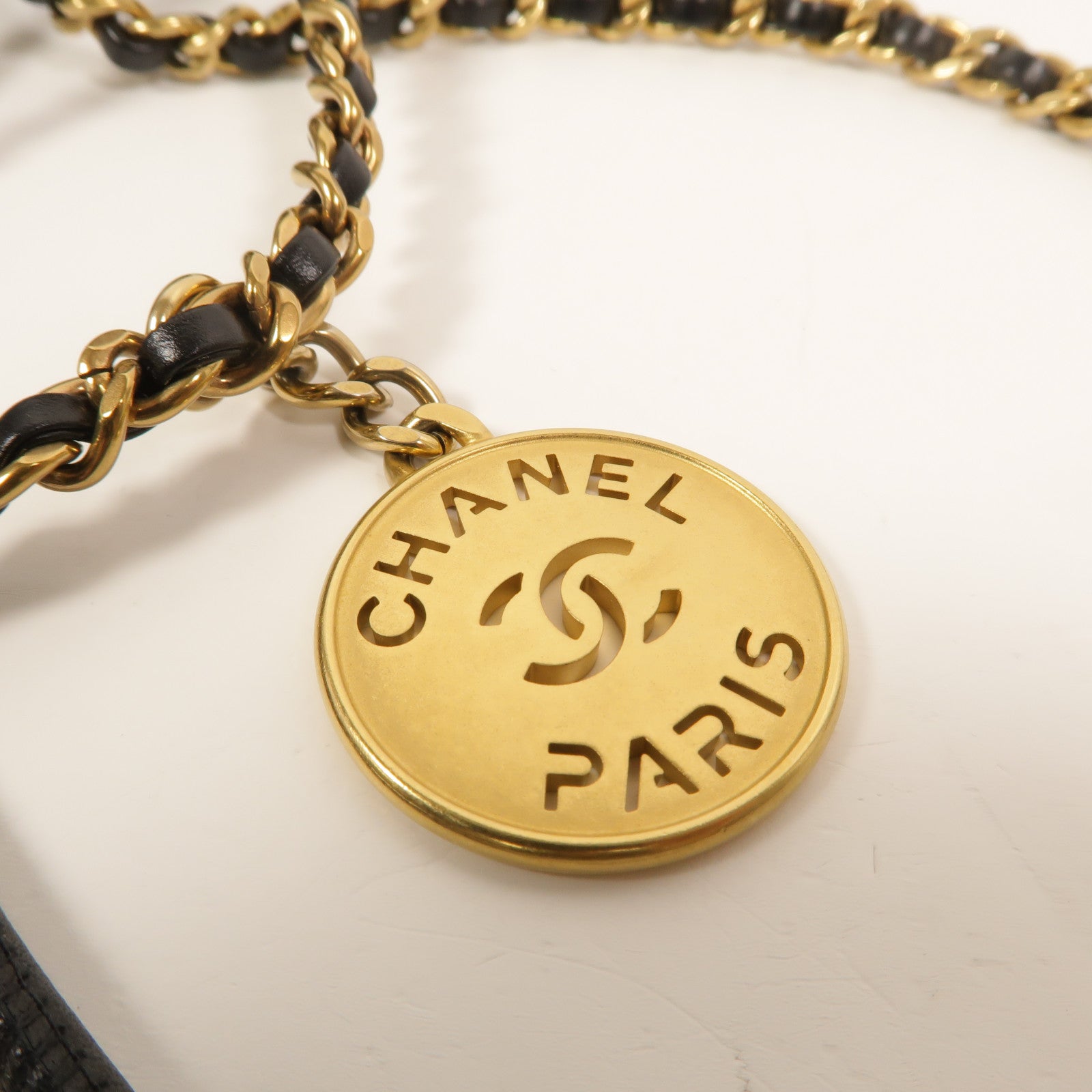 CHANEL 牛皮皮革Chanel 22 Mini鏈帶肩背袋
