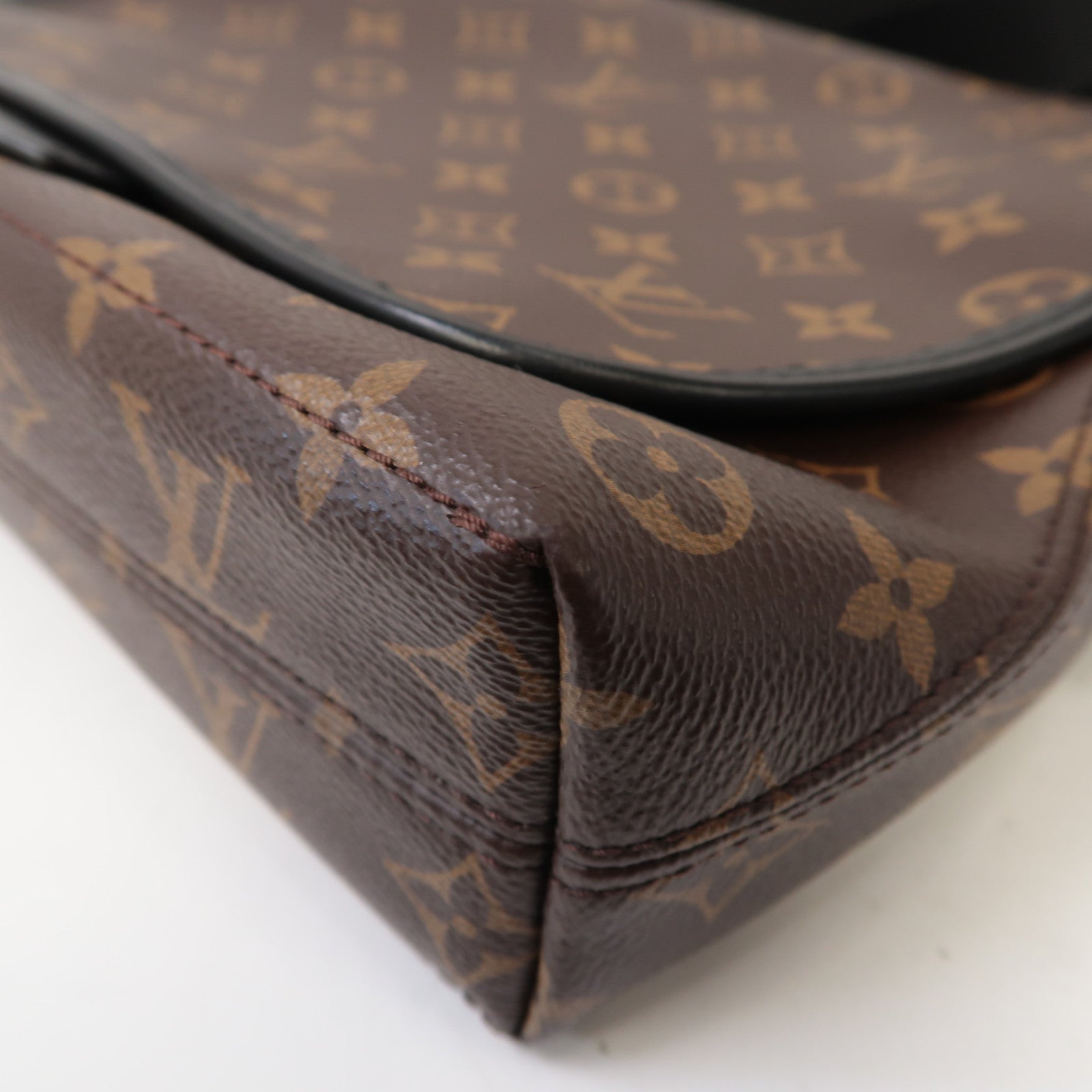 LOUIS VUITTON LV GHW Magnetic Messenger Shoulder Bag M45557 Monogram Brown