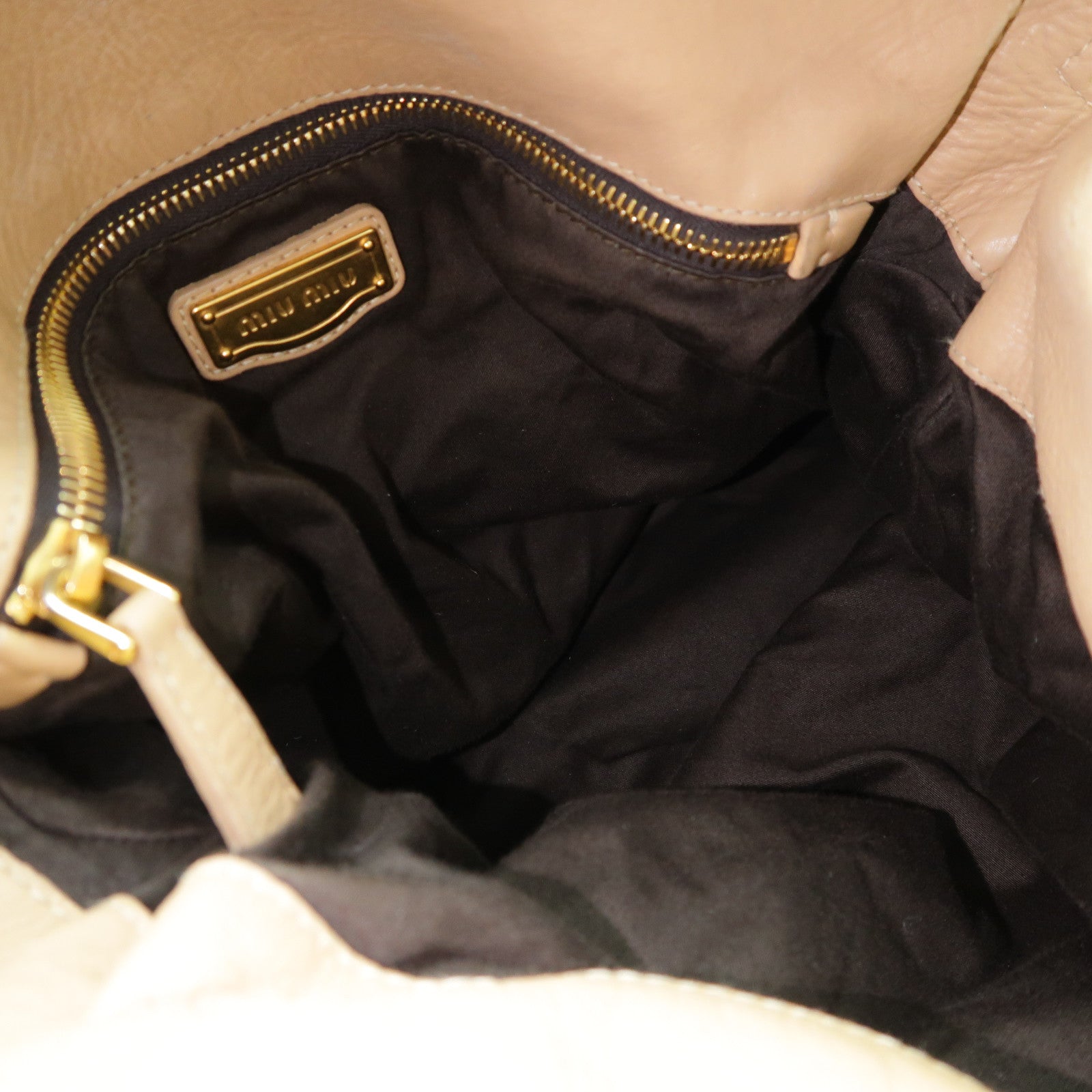 Miu Miu 牛皮皮革Shoulder Bag金扣肩背袋米色