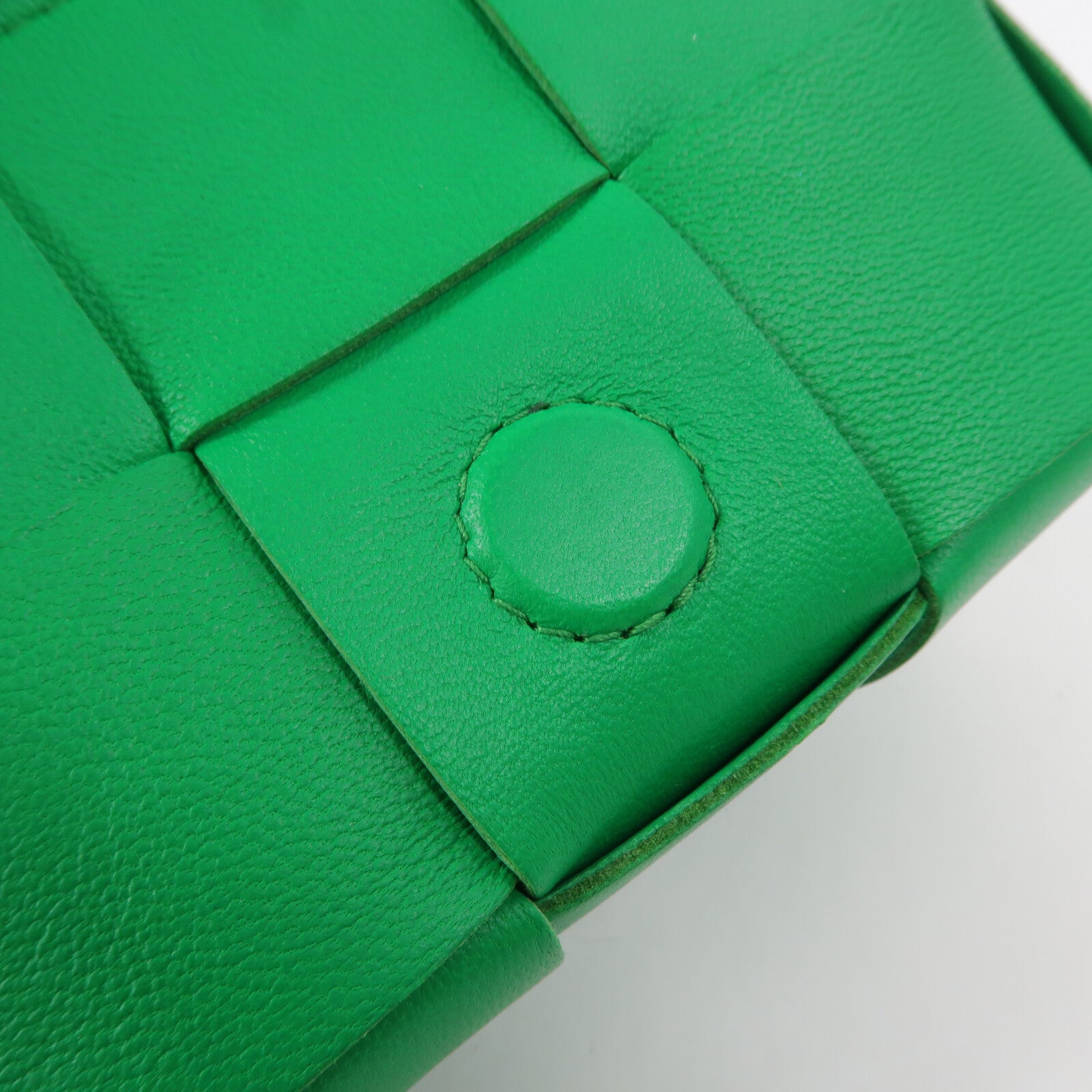 BOTTEGA VENETA 羊皮皮革Mini Cassette肩背袋