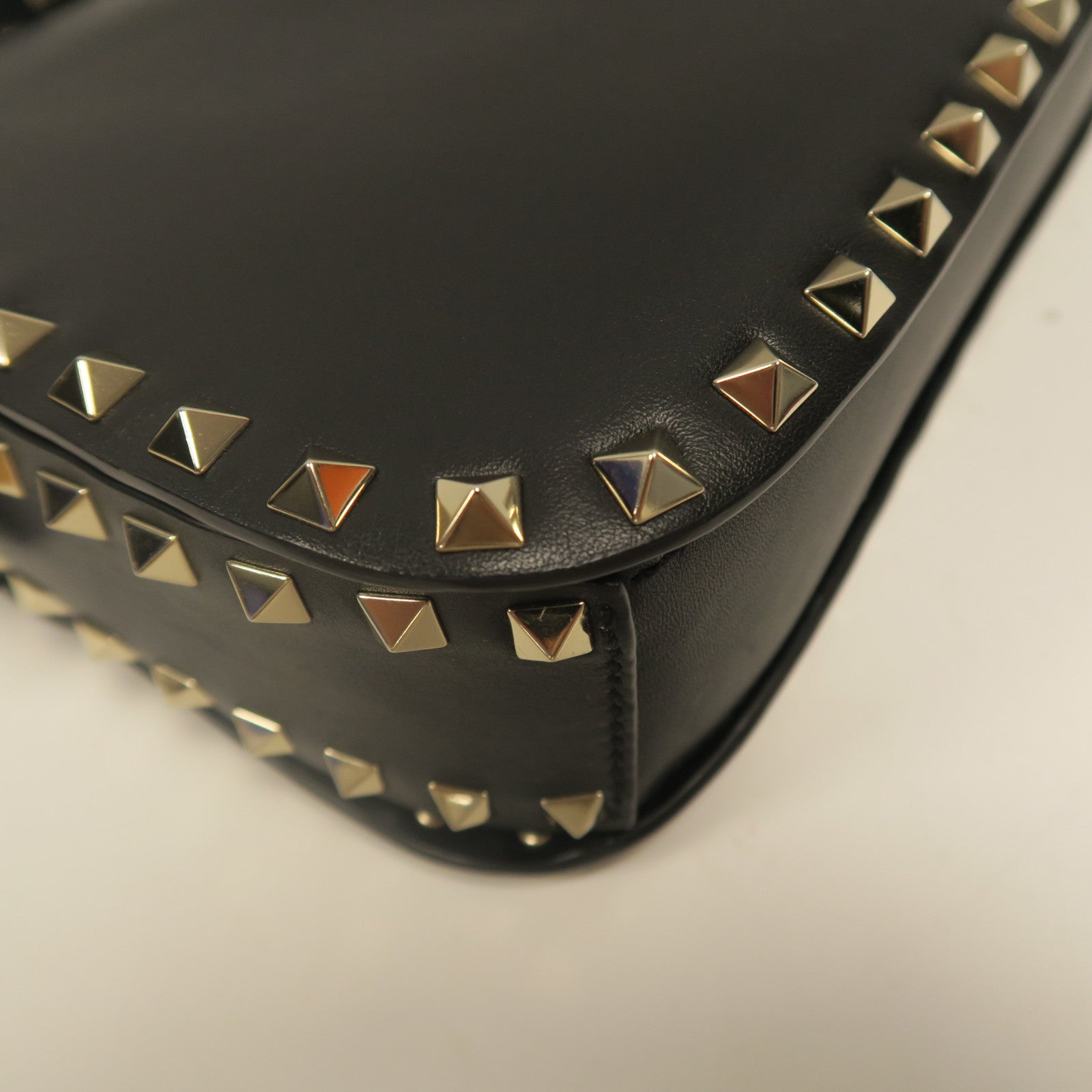 Valentino 【激減優惠】牛皮皮革Shoulder Bag金扣肩背袋黑色