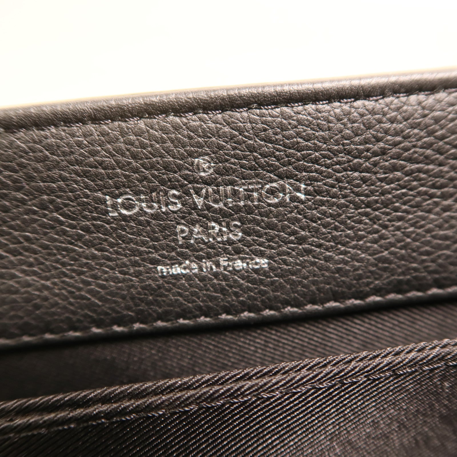 LOUIS VUITTON 牛皮皮革Lockme II Cartable銀扣手挽肩背兩用袋