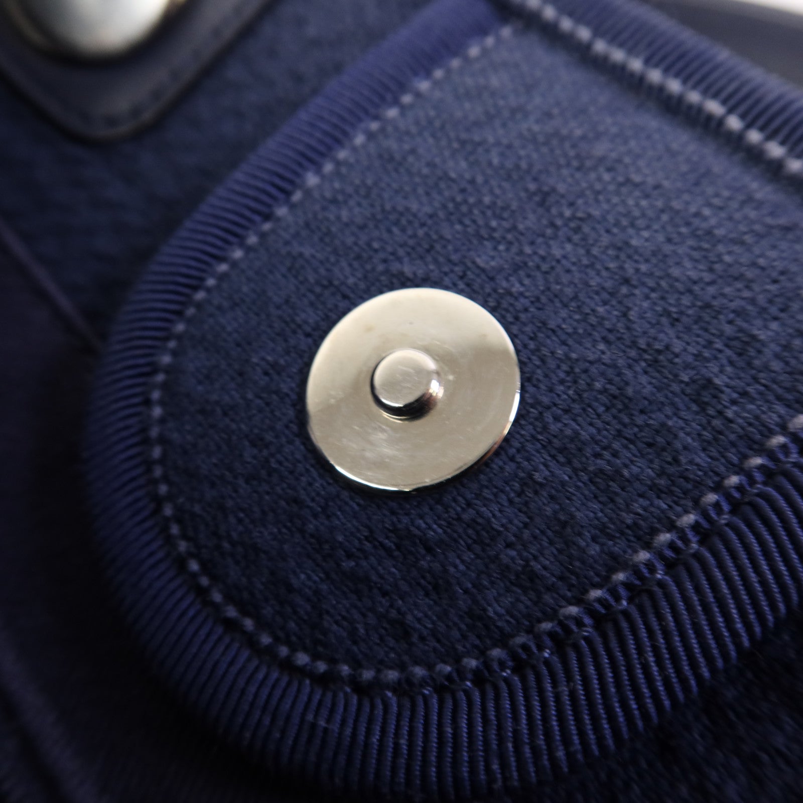 CHANEL 帆布Deauville Tote銀扣鏈帶肩背袋