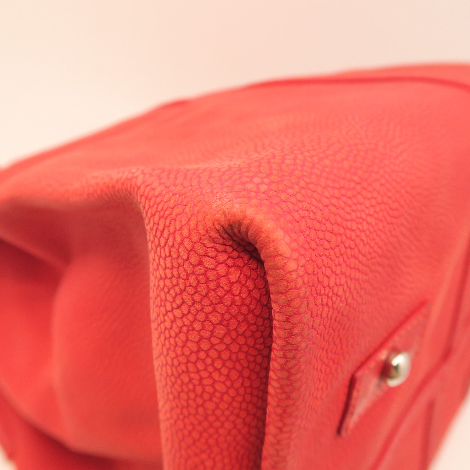CHANEL Caviar Leather Shoulder Bag Silver Buckle Shoulder Bag Red