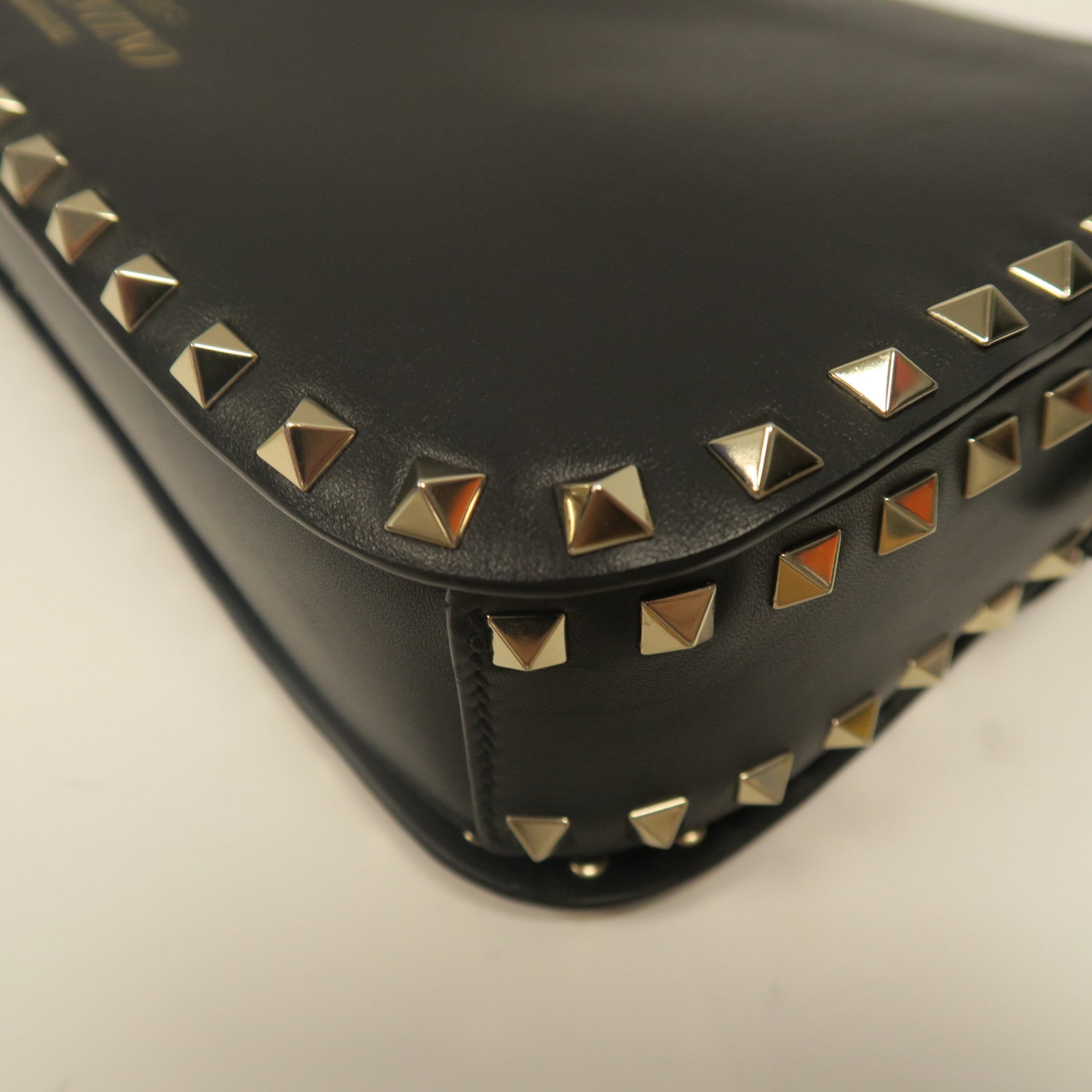 Valentino 【激減優惠】牛皮皮革Shoulder Bag金扣肩背袋黑色
