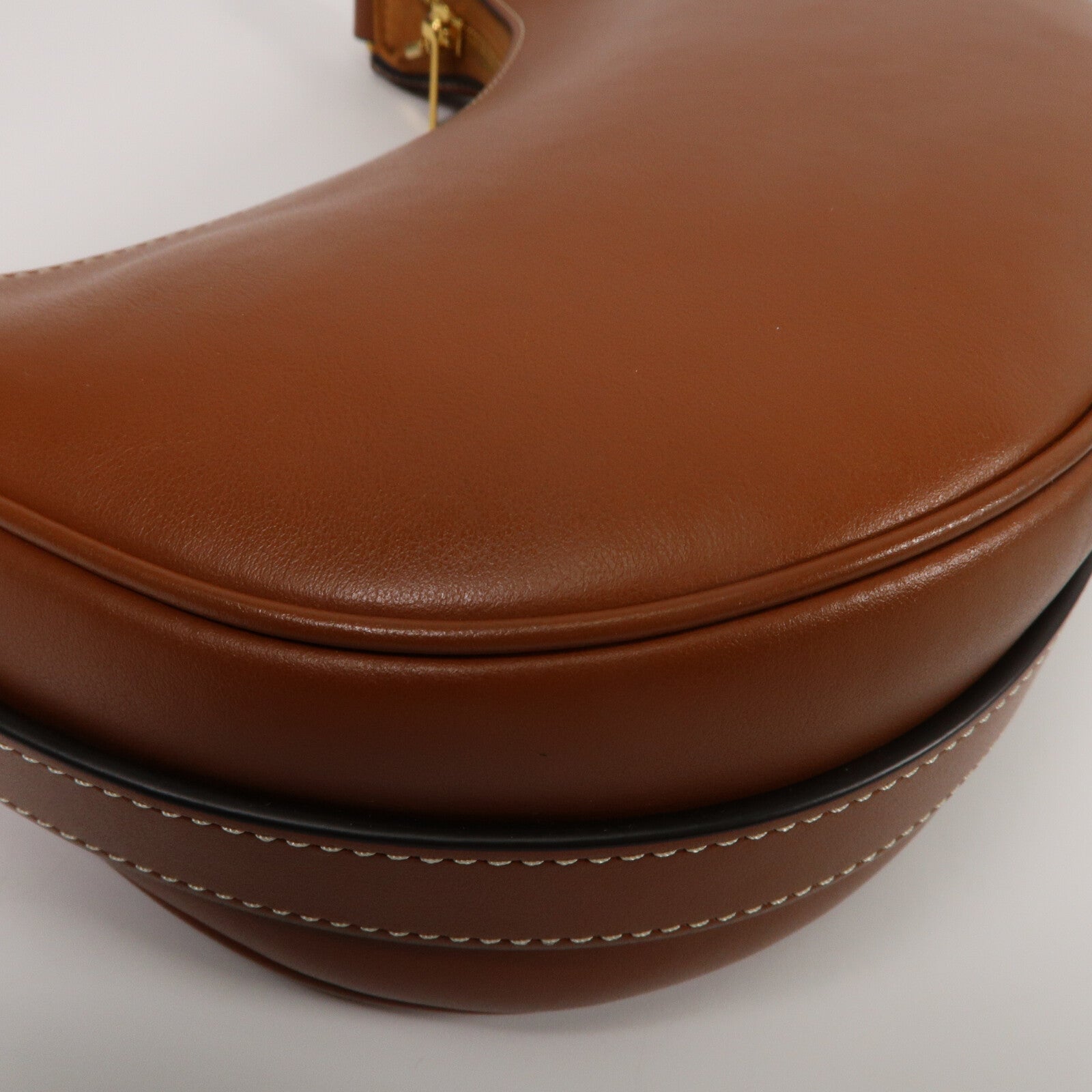 CELINE 牛皮皮革Ava Medium肩背袋