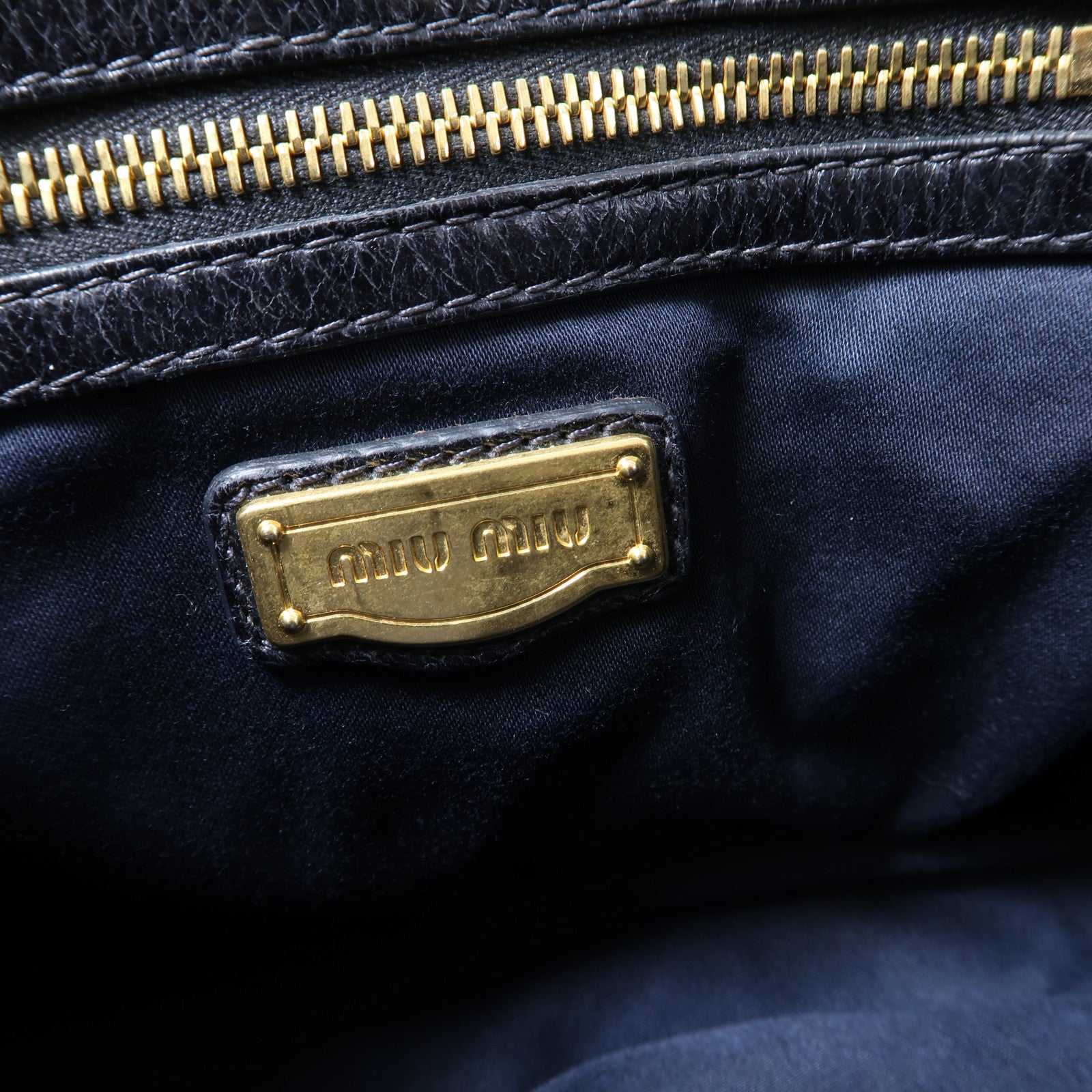 Miu Miu 牛皮皮革Hand Bag金扣手挽袋黑色