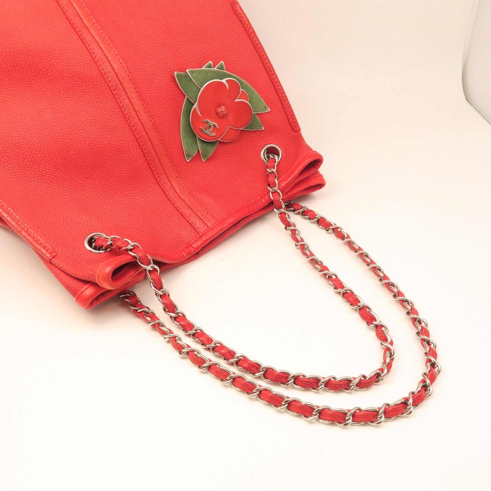 CHANEL Caviar Leather Shoulder Bag Silver Buckle Shoulder Bag Red