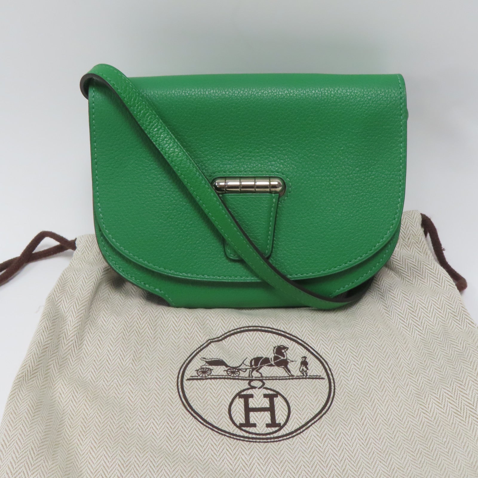 HERMES 【激減優惠】Evercolor皮革Mini Convoyeur銀扣肩背袋竹子綠色