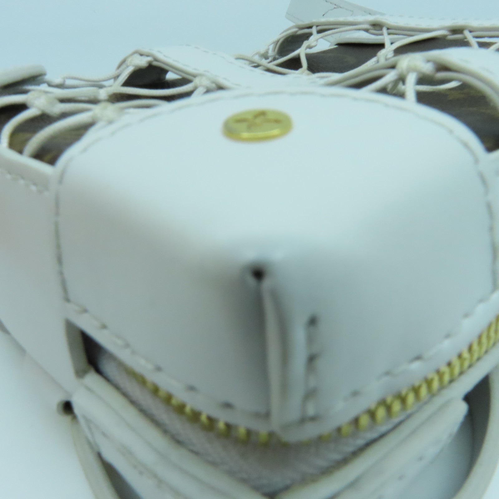 LOUIS VUITTON 【清倉大減價】Monogram Soft Trunk NBA Edition Shoulder Bag金扣肩背袋啡色白色