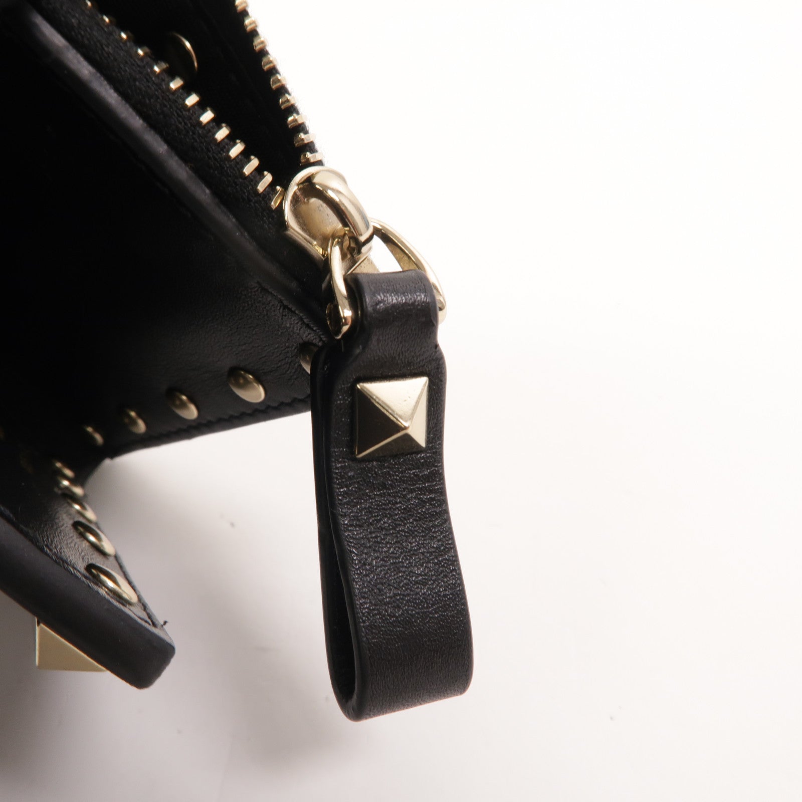 Valentino 牛皮皮革Rockstud Zipped Card Holder卡片套