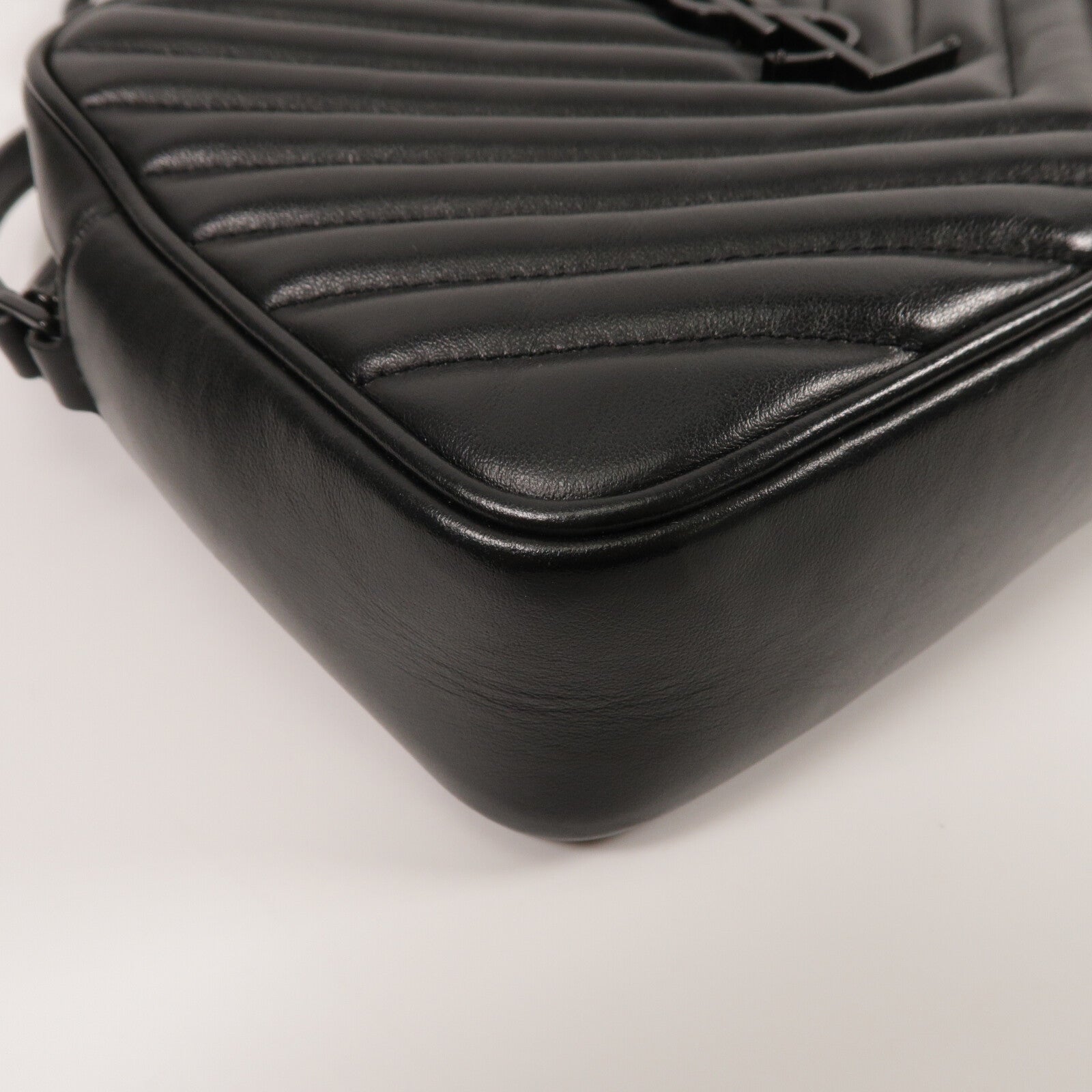 YVES SAINT LAURENT 牛皮皮革Lou Camera Bag肩背袋