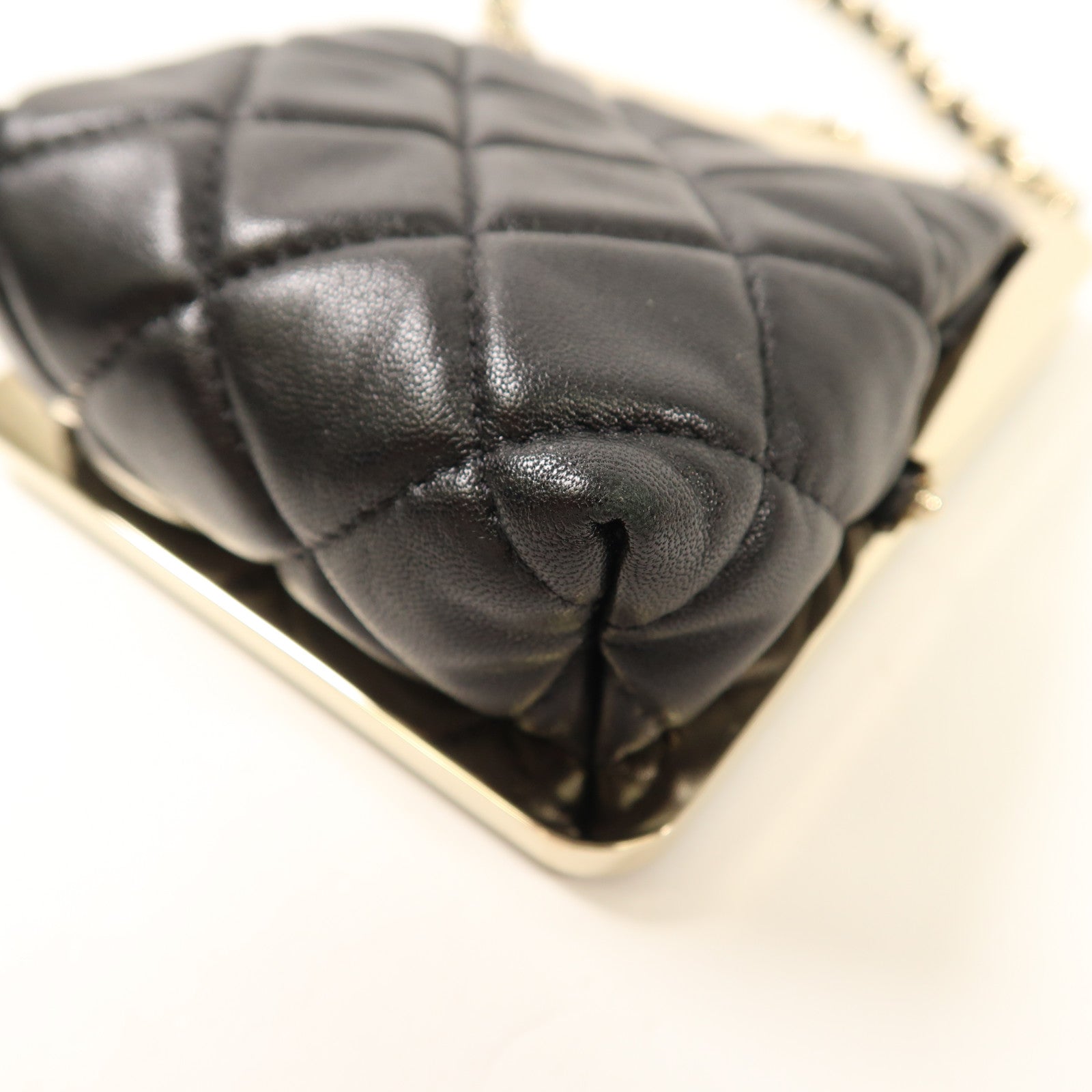 CHANEL 羊皮皮革Mini Chain Shoulder Bag金扣鏈帶肩背袋