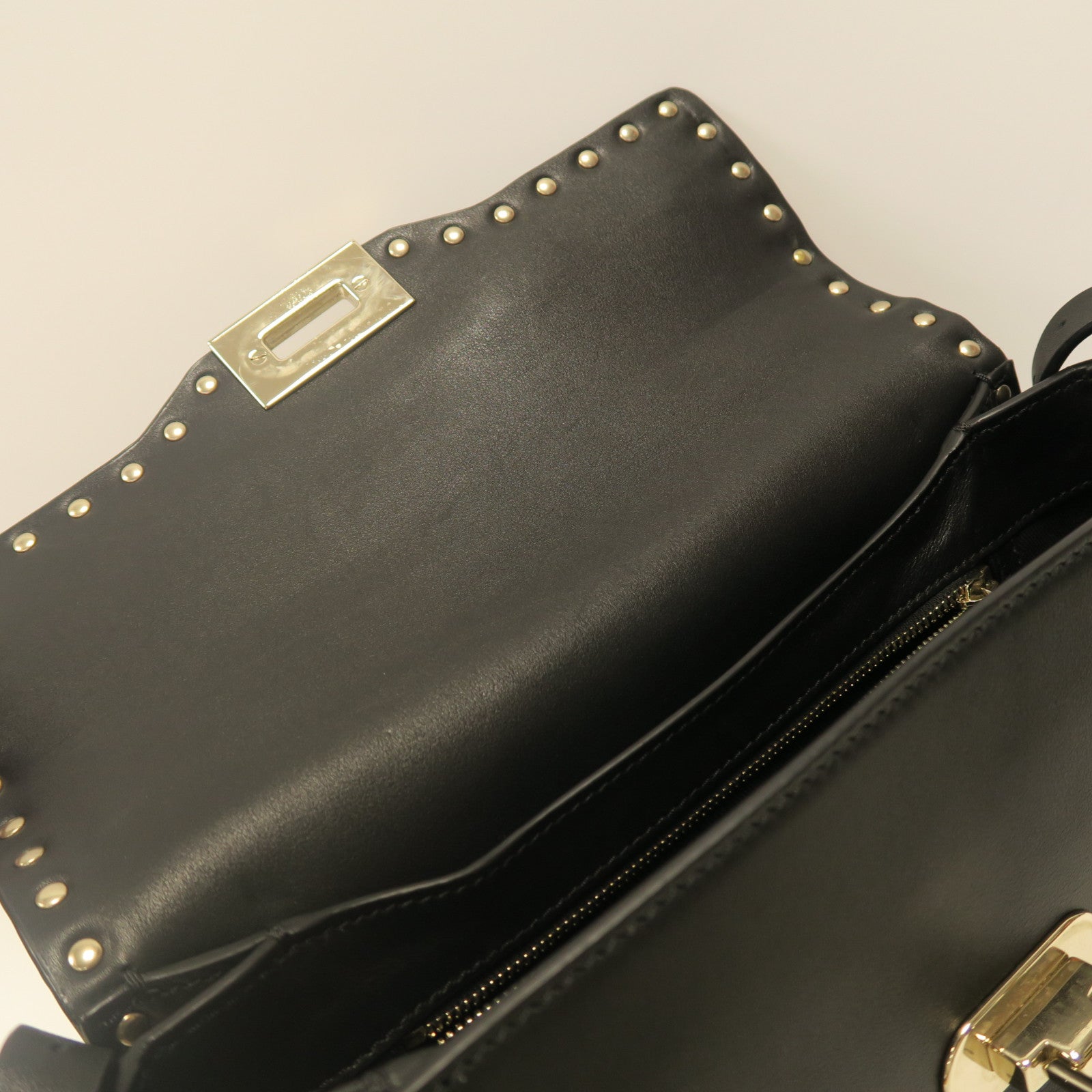 Valentino 【激減優惠】牛皮皮革Shoulder Bag金扣肩背袋黑色