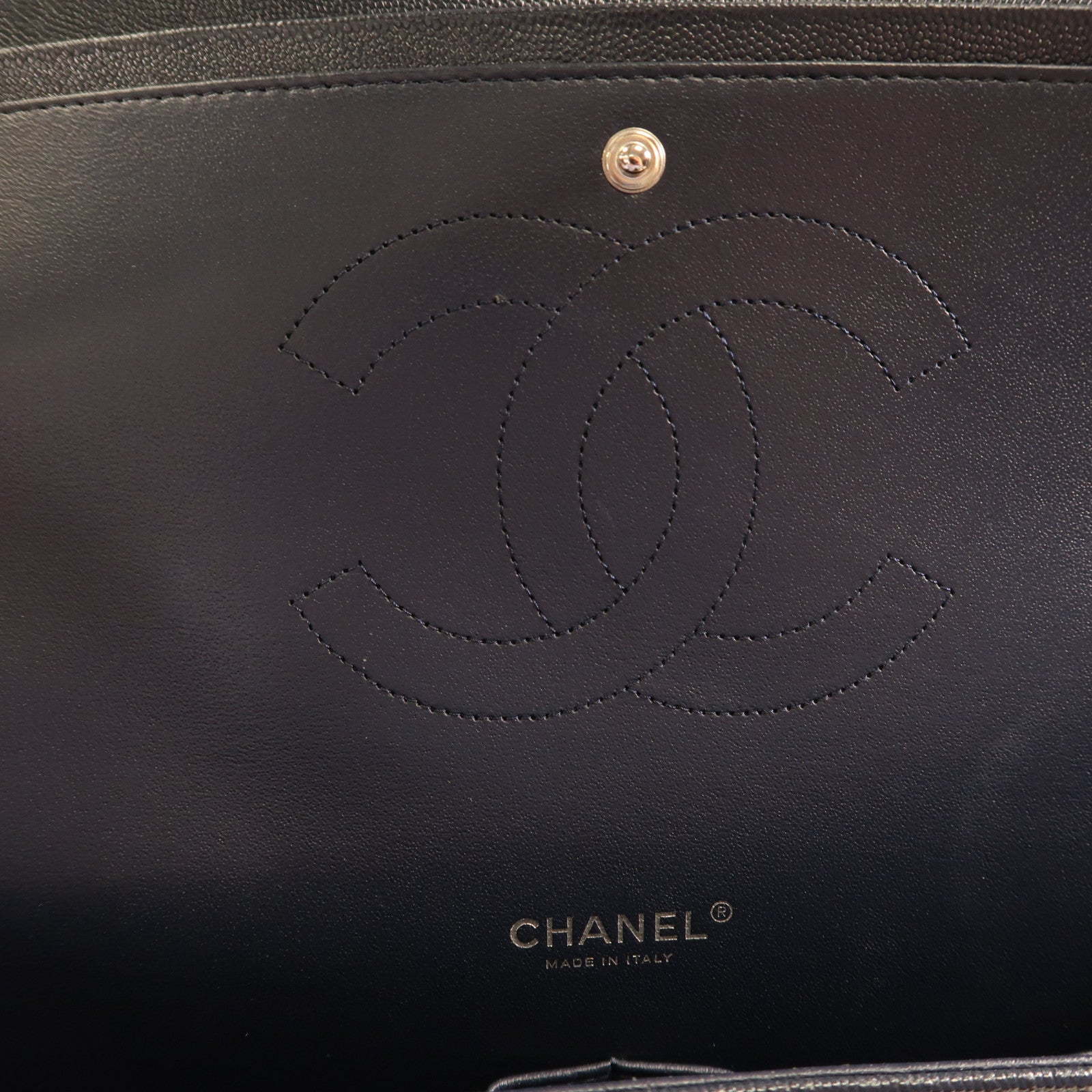 CHANEL 牛皮皮革Maxi Classic銀扣鏈帶肩背袋