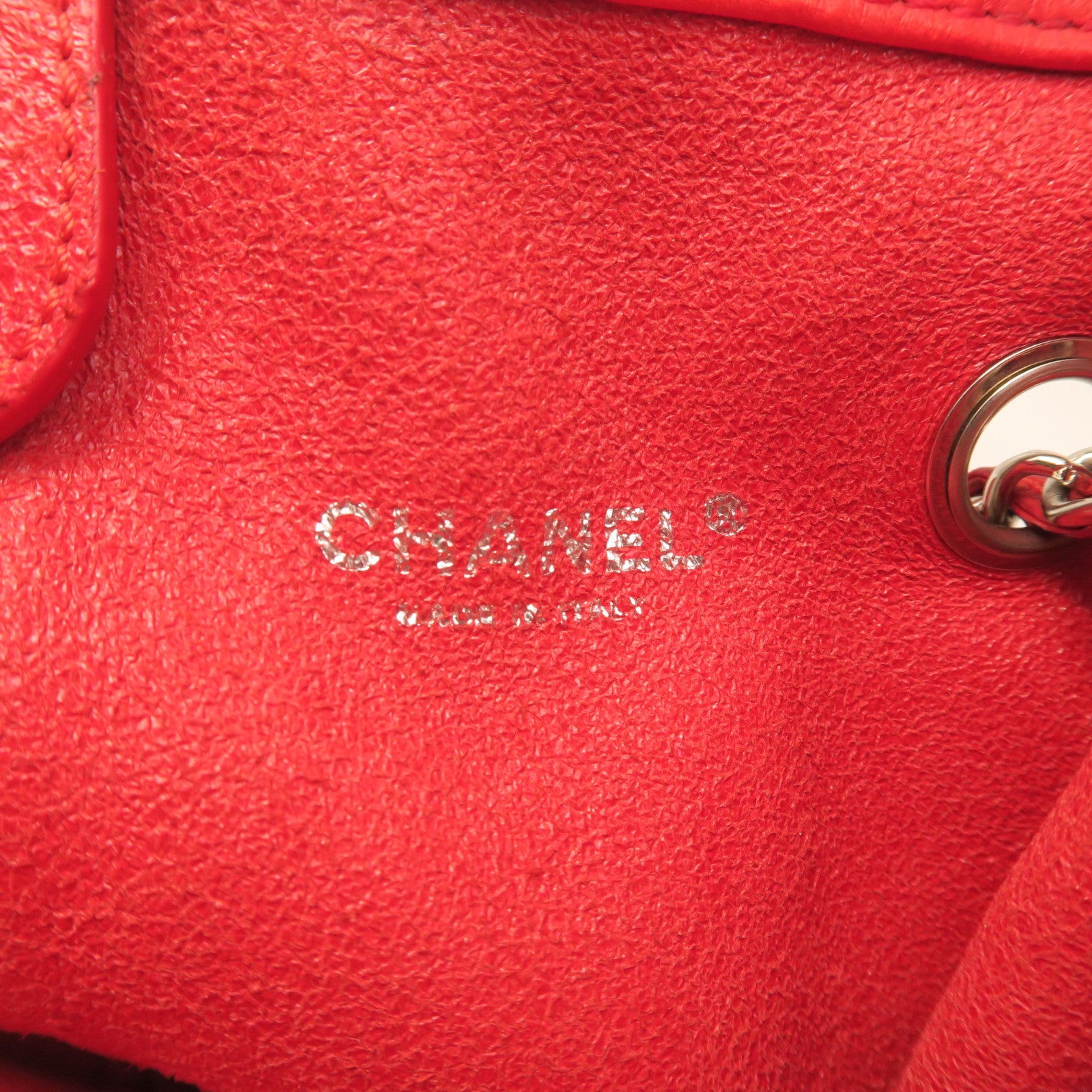 CHANEL Caviar Leather Shoulder Bag Silver Buckle Shoulder Bag Red