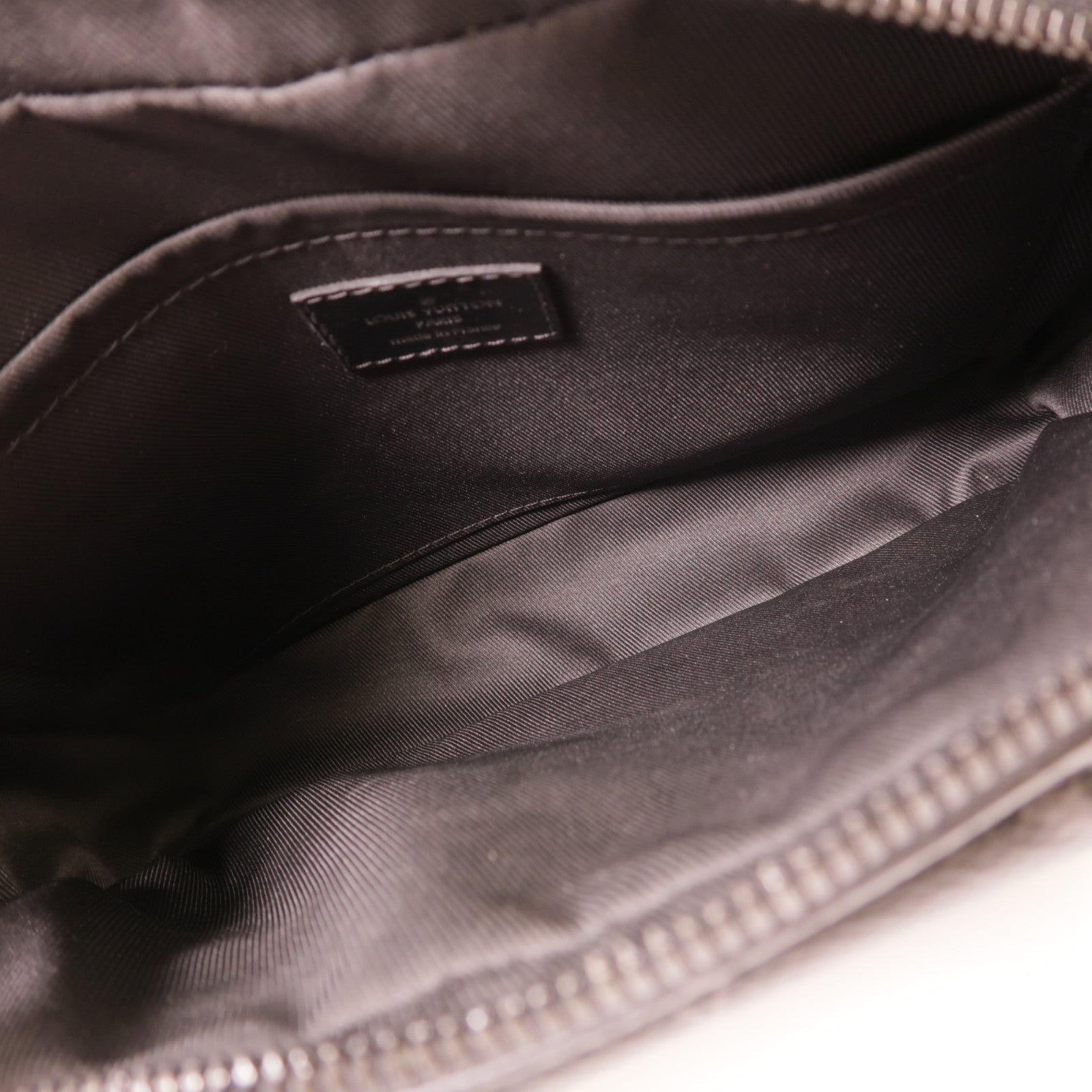 LOUIS VUITTON Monogram Eclipse Steamer肩背袋黑色