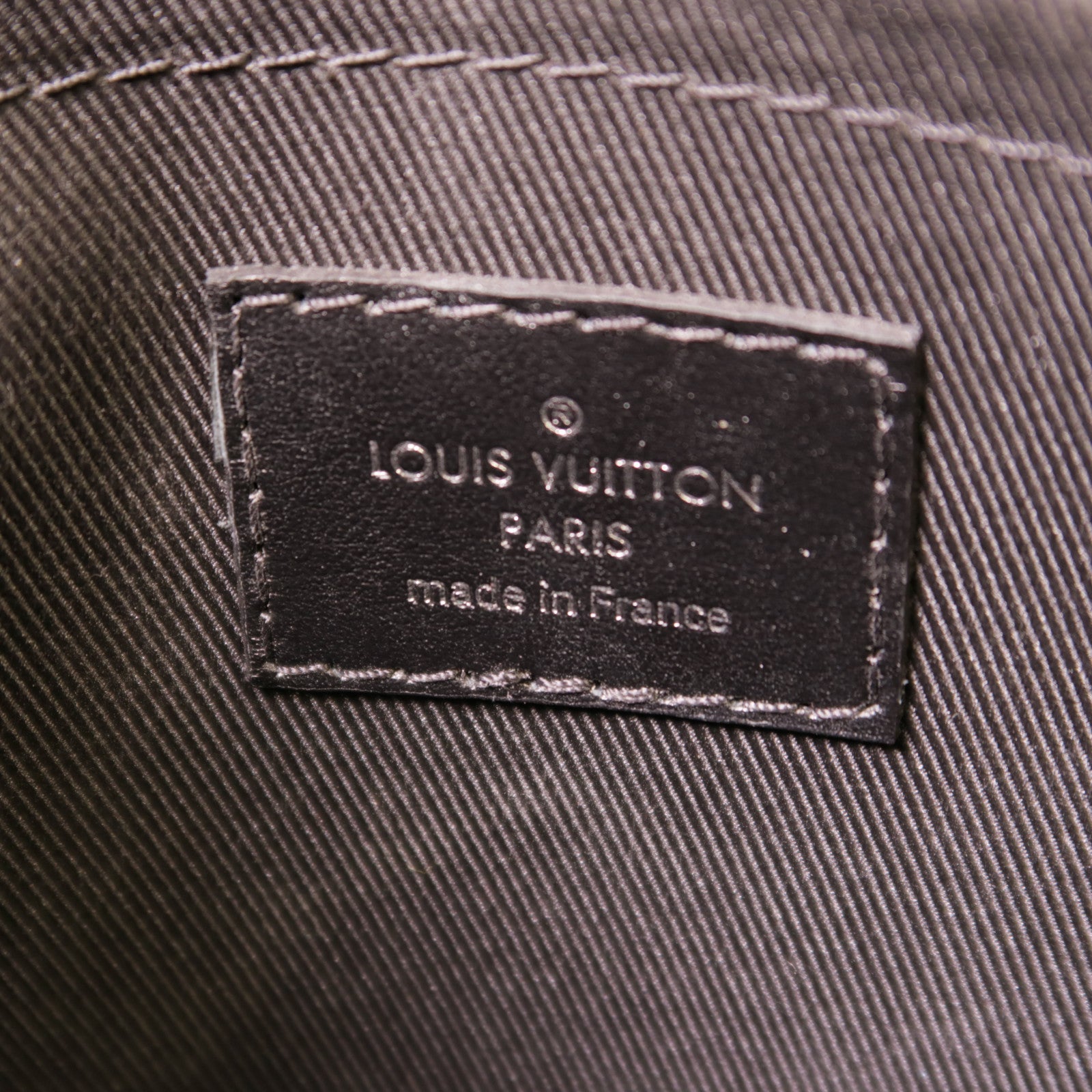 LOUIS VUITTON Monogram Eclipse Steamer肩背袋黑色