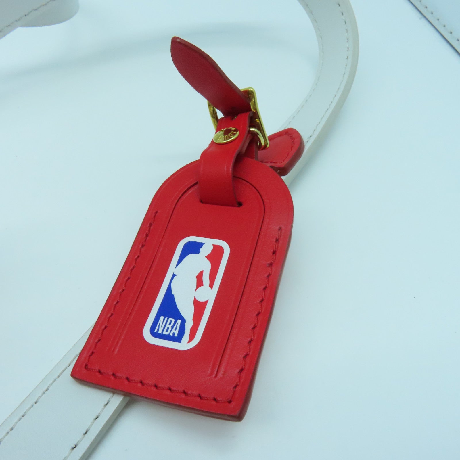 LOUIS VUITTON 【清倉大減價】Monogram Soft Trunk NBA Edition Shoulder Bag金扣肩背袋啡色白色