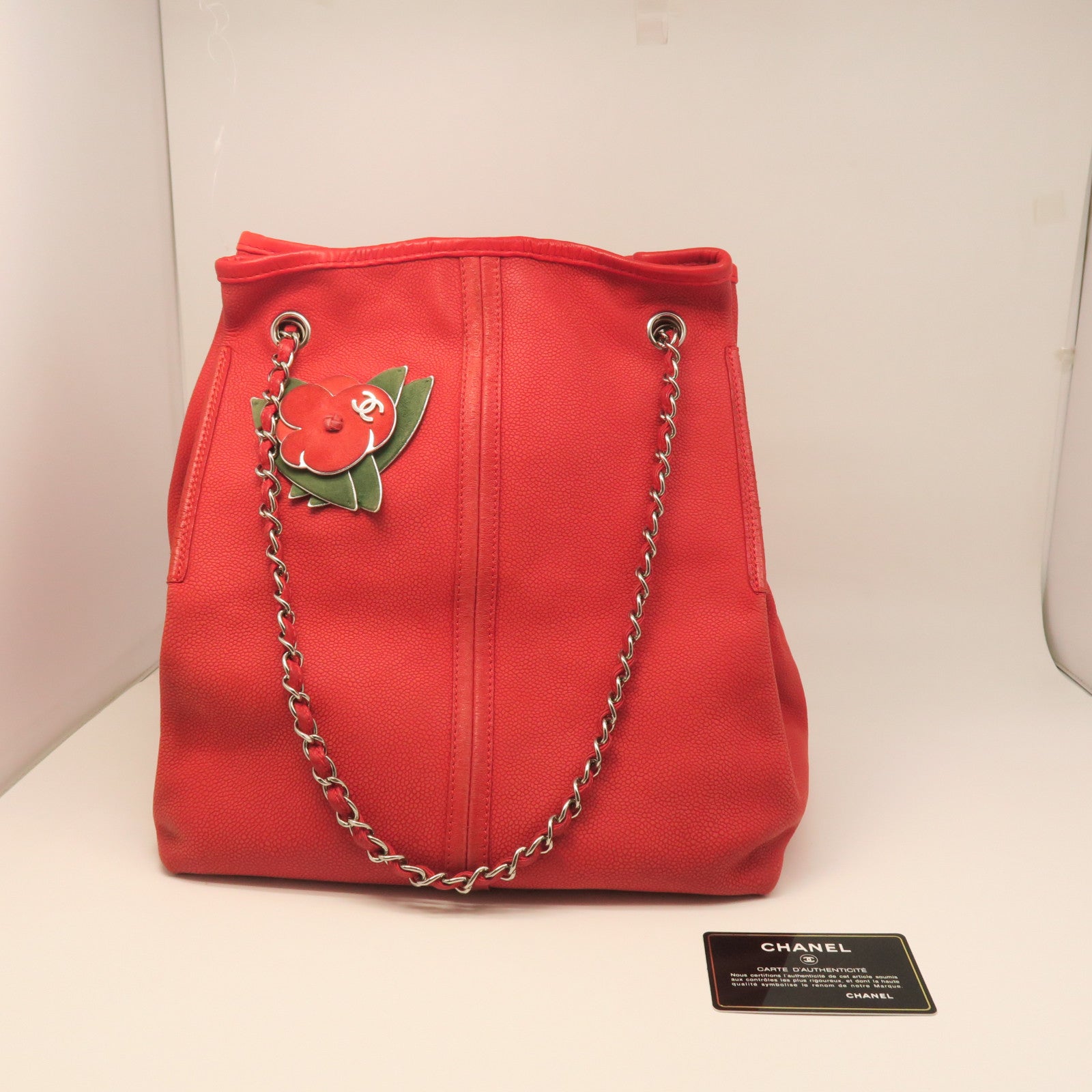 CHANEL Caviar Leather Shoulder Bag Silver Buckle Shoulder Bag Red