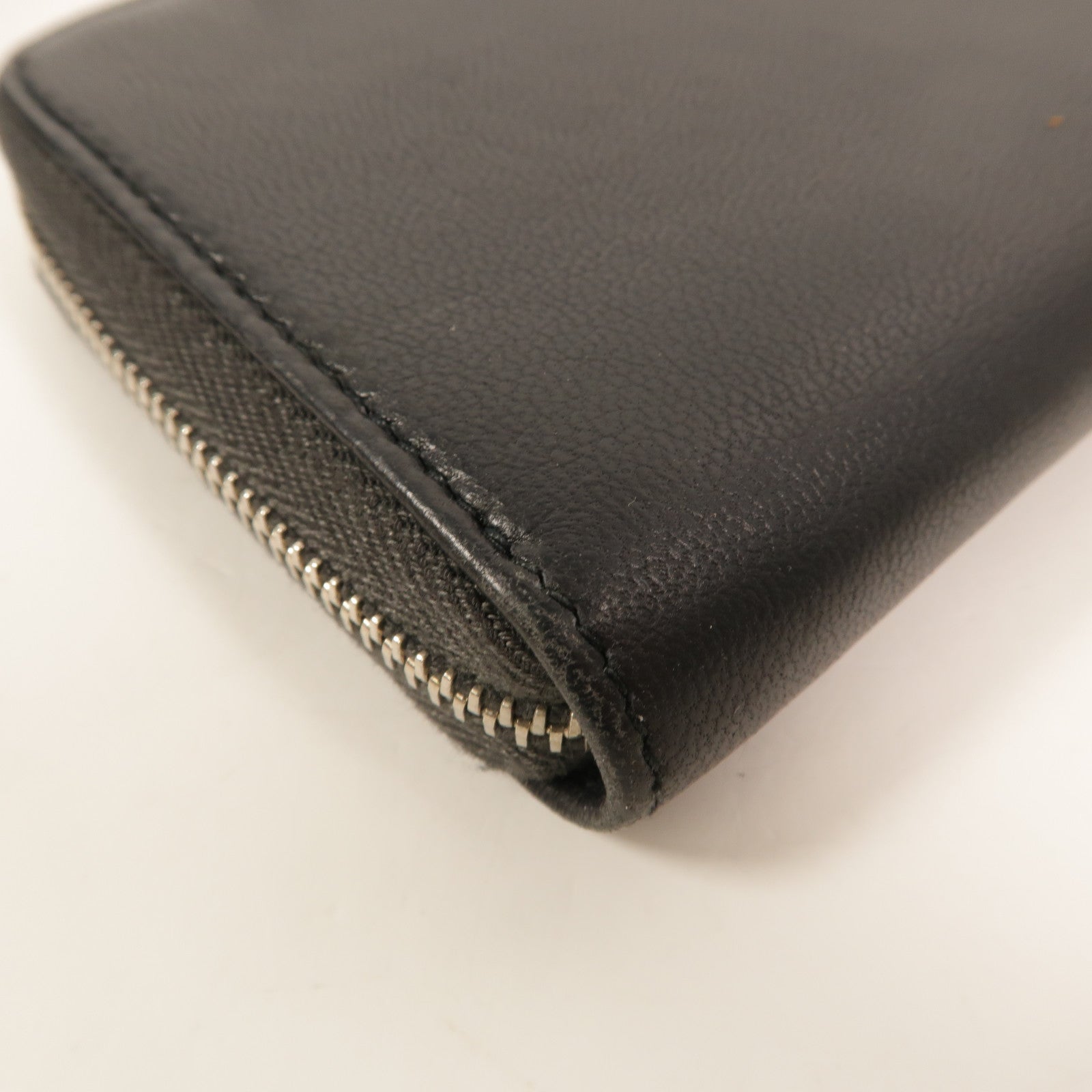 CHANEL 羊皮皮革Studded CC Zip Around Wallet長錢包