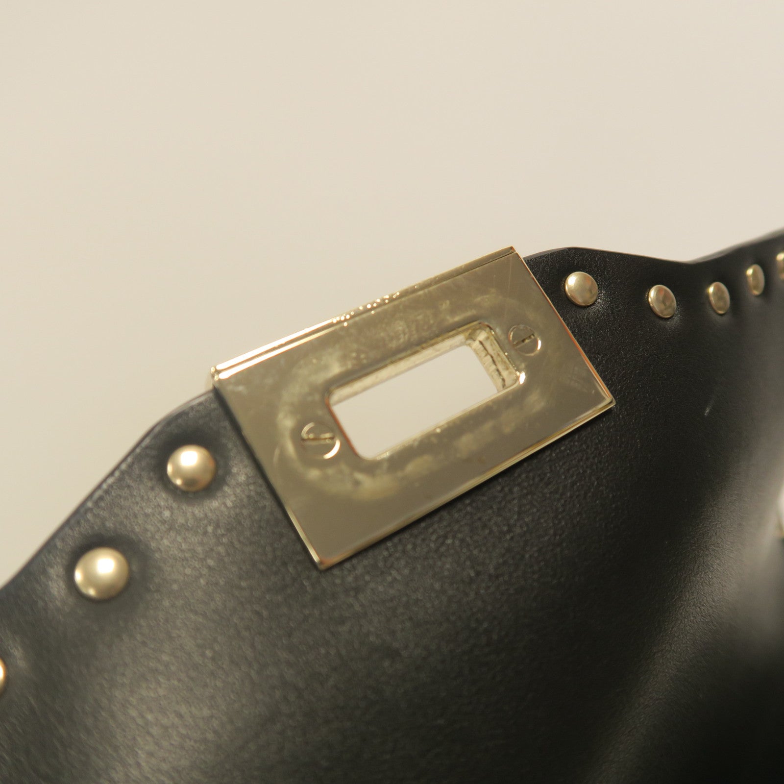 Valentino 【激減優惠】牛皮皮革Shoulder Bag金扣肩背袋黑色