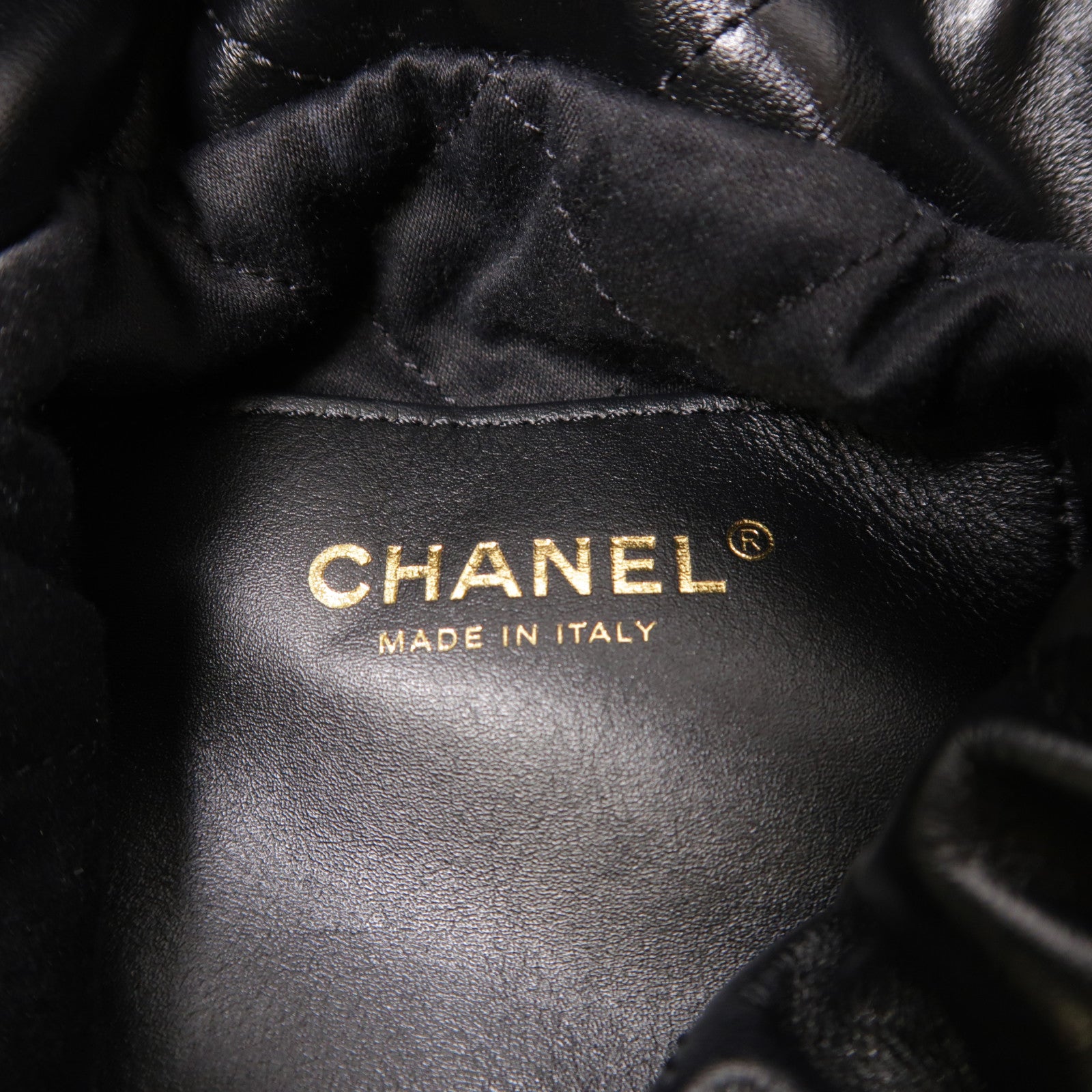 CHANEL 牛皮皮革22 Mini金扣鏈帶肩背袋