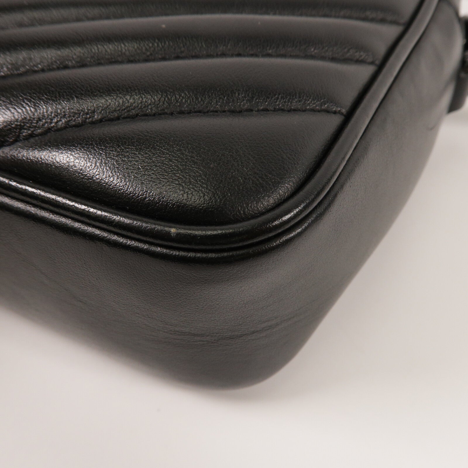 YVES SAINT LAURENT 牛皮皮革Lou Camera Bag肩背袋