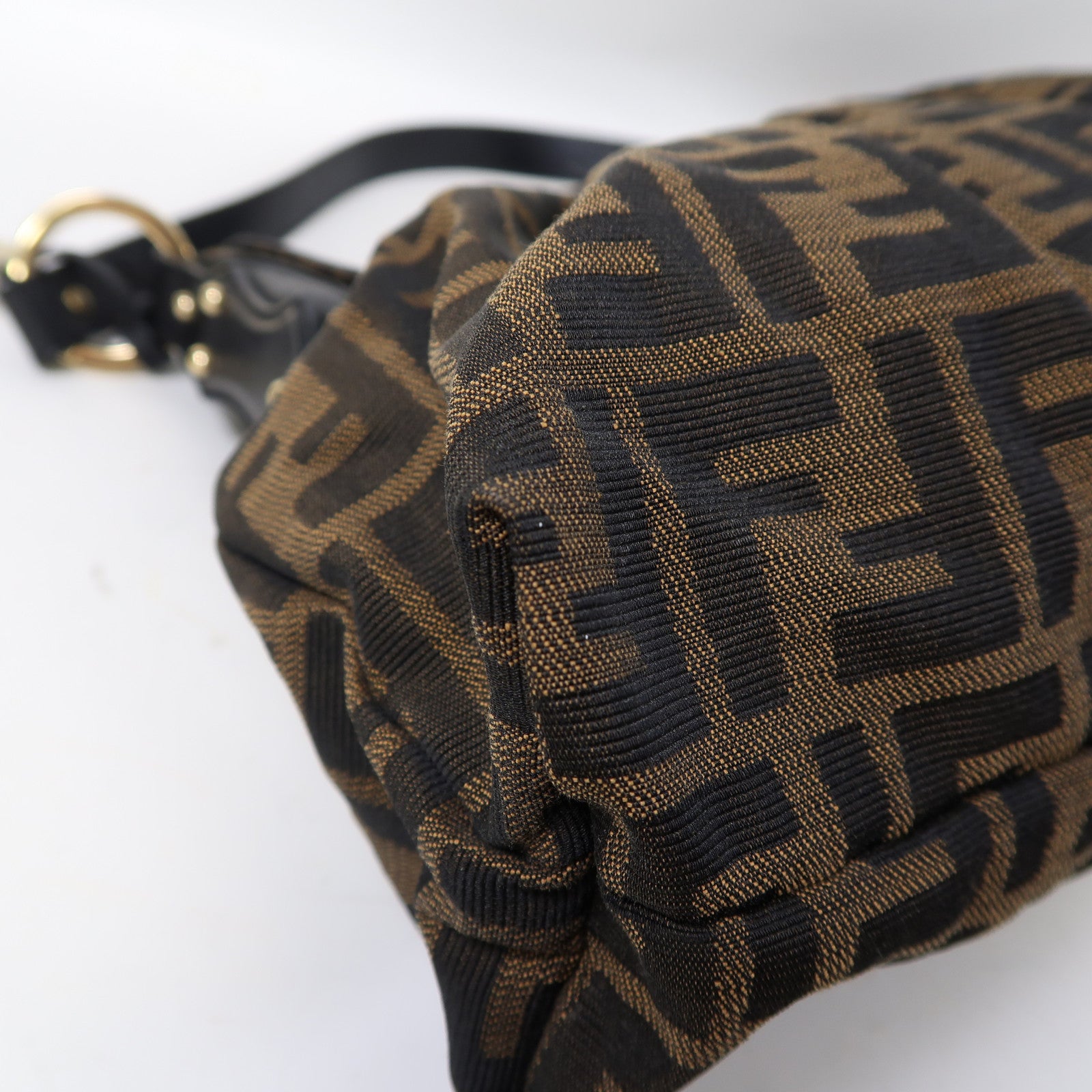 FENDI 帆布Shoulder Bag金扣肩背袋啡色