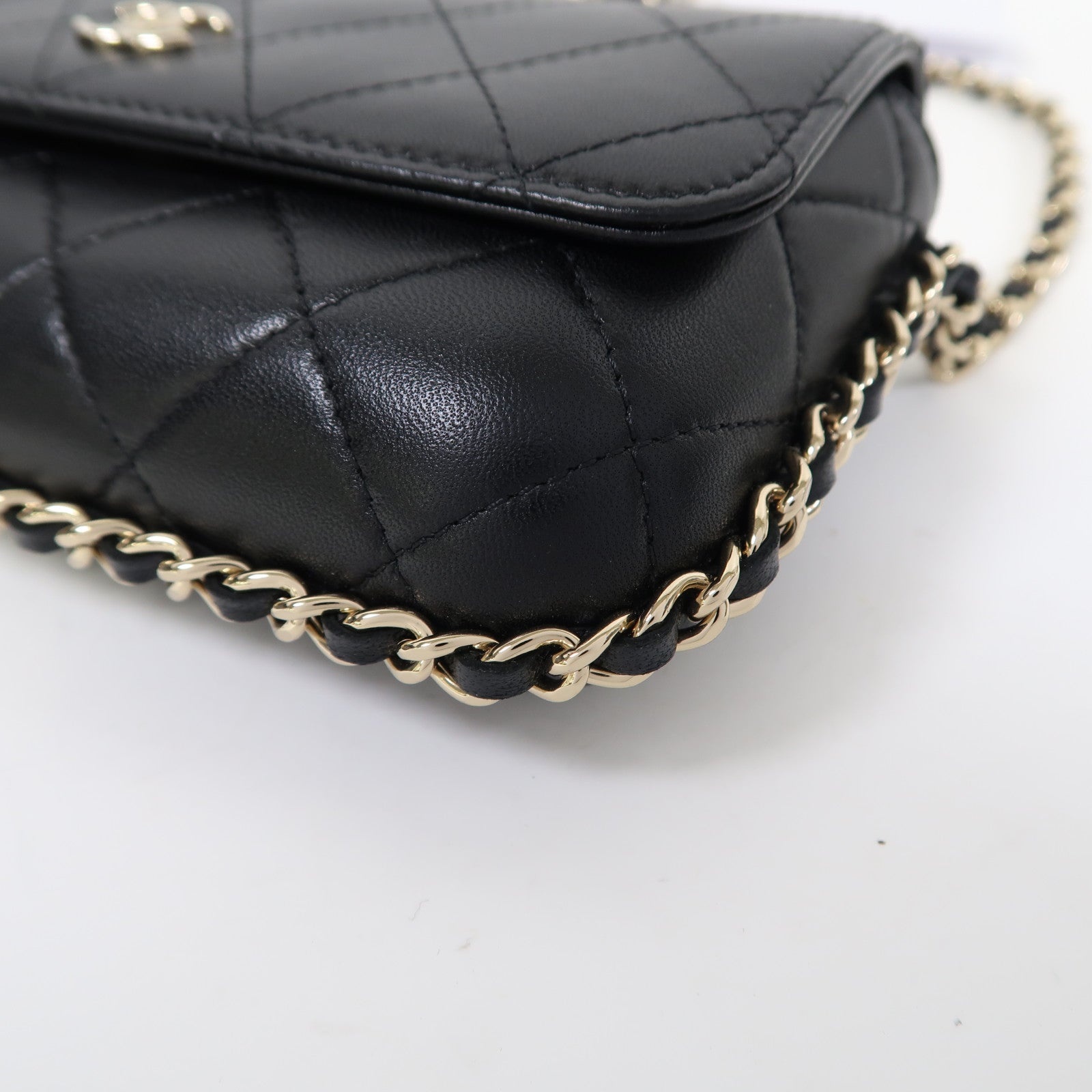 CHANEL 菱格牛皮皮革Chain Shoulder金扣鏈帶肩背袋黑色