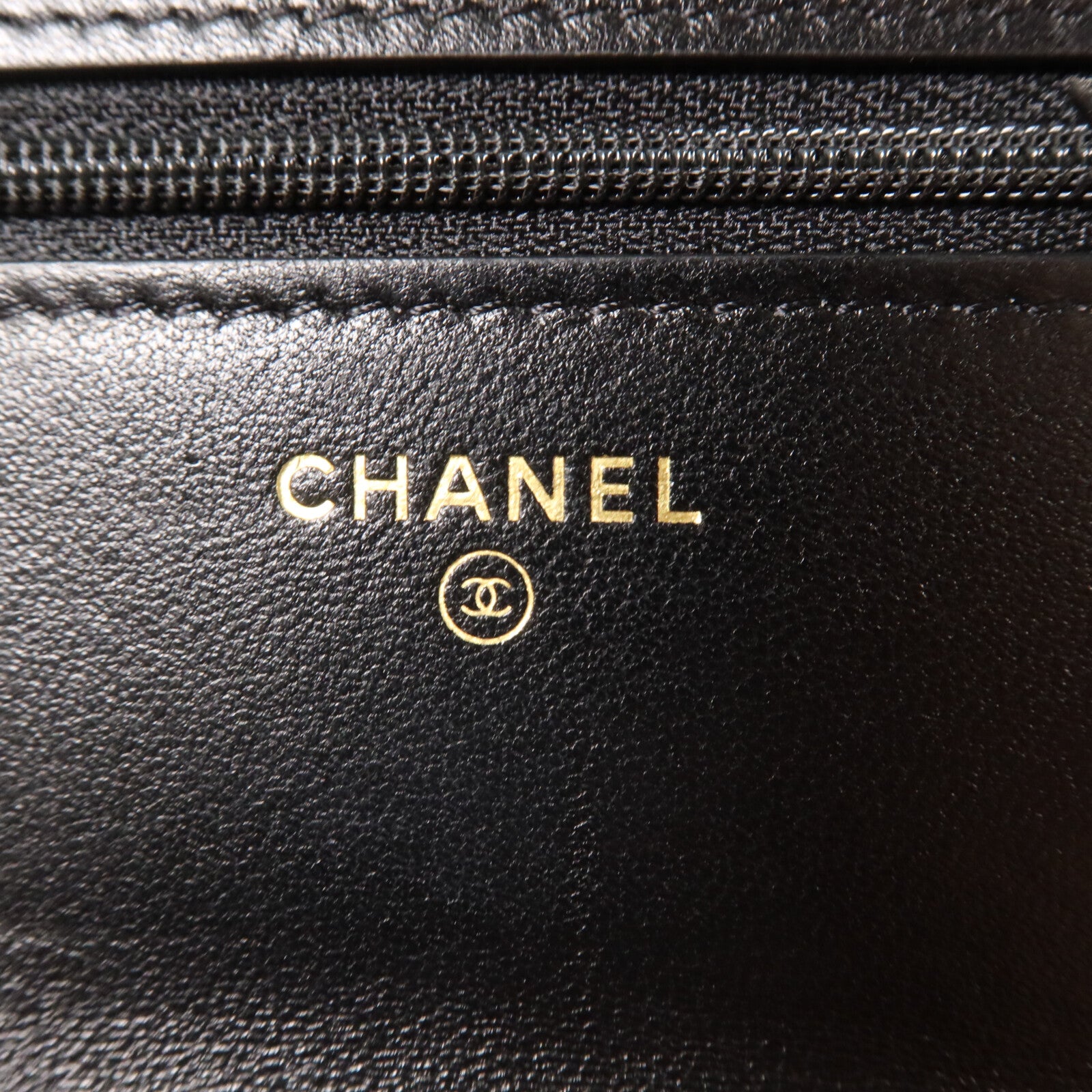 CHANEL 羊皮皮革C19 Wallet On Chain鏈帶手挽肩背兩用袋